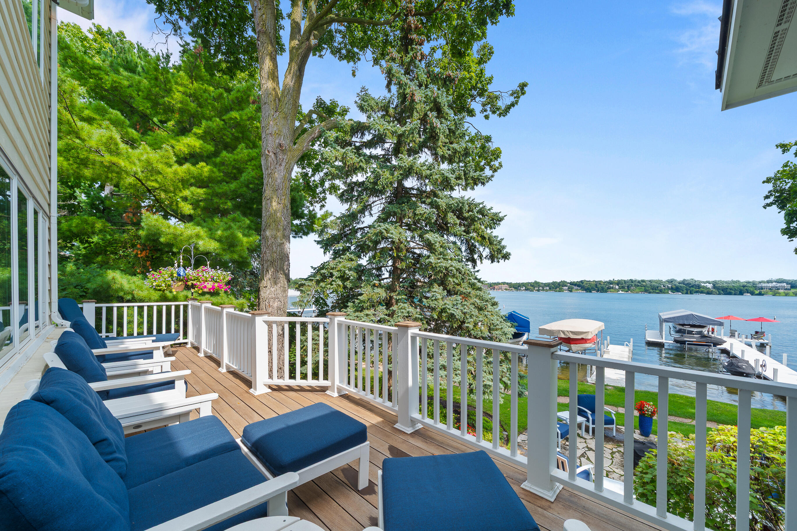1530 Lake Shore Dr