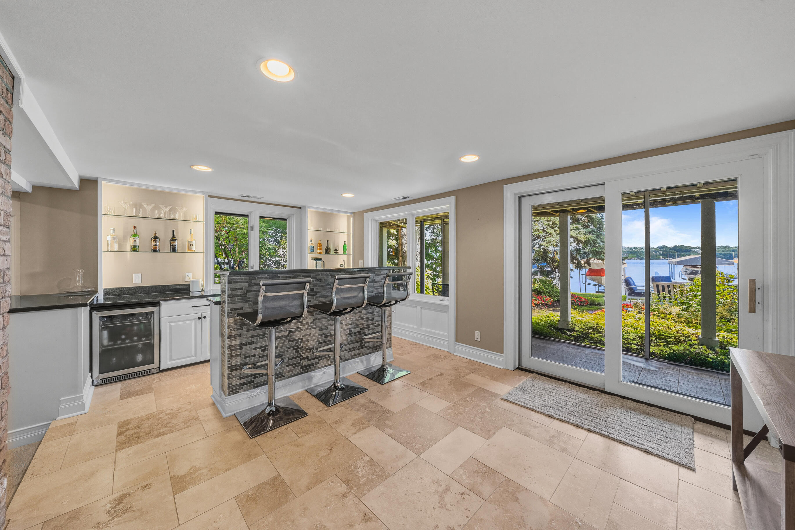 1530 Lake Shore Dr