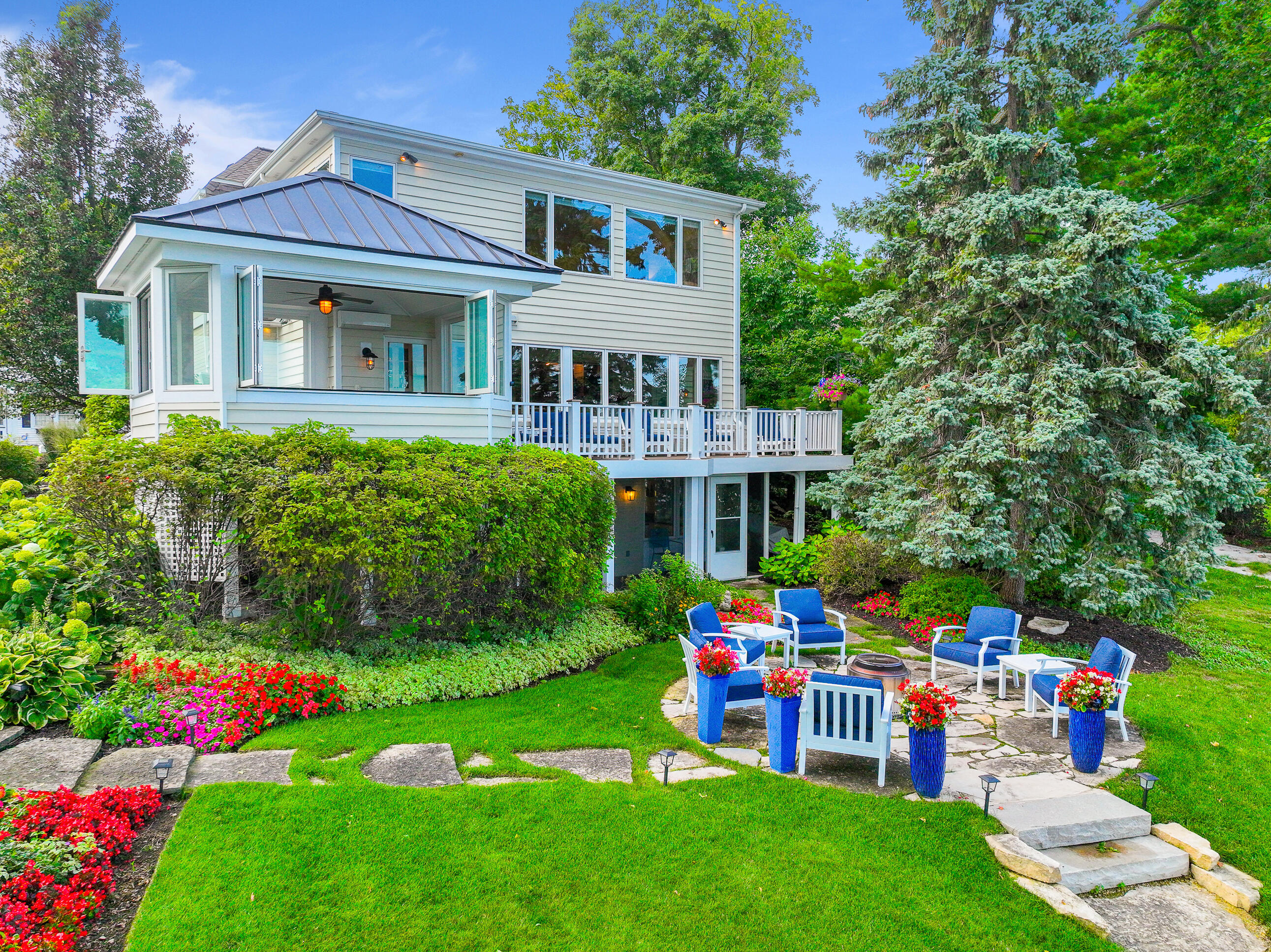 1530 Lake Shore Dr
