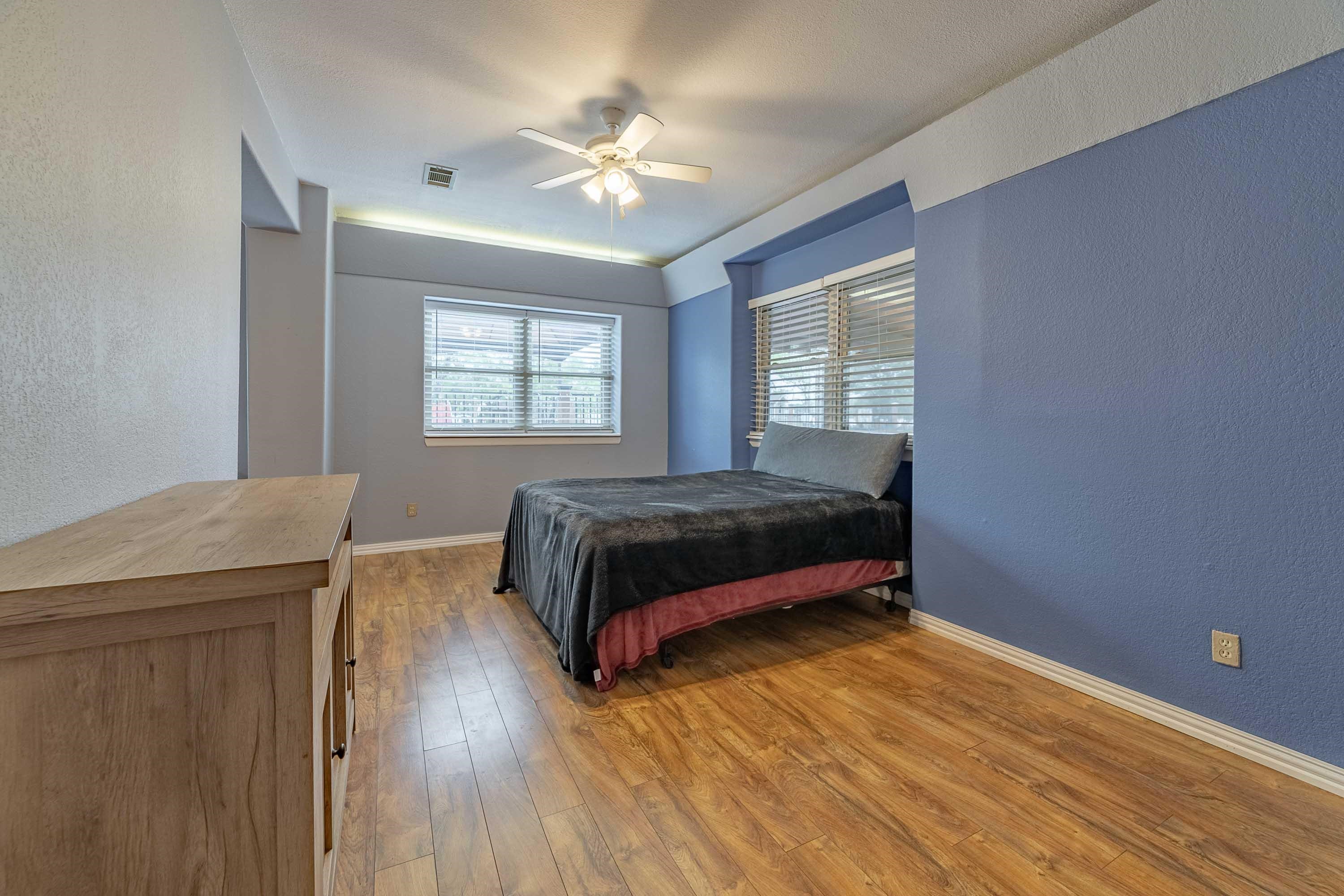 1307 Hillcrest Drive
