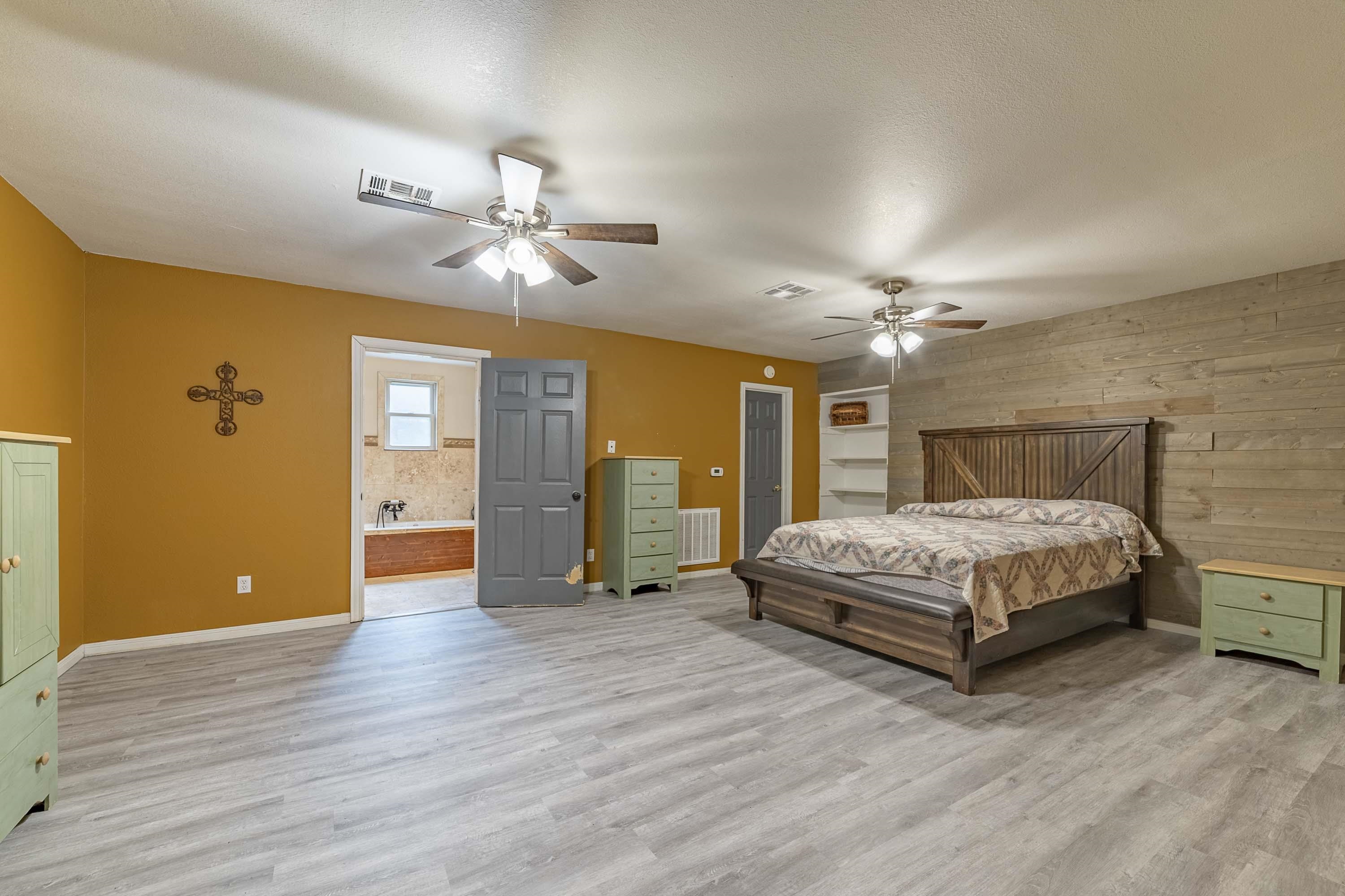 1307 Hillcrest Drive