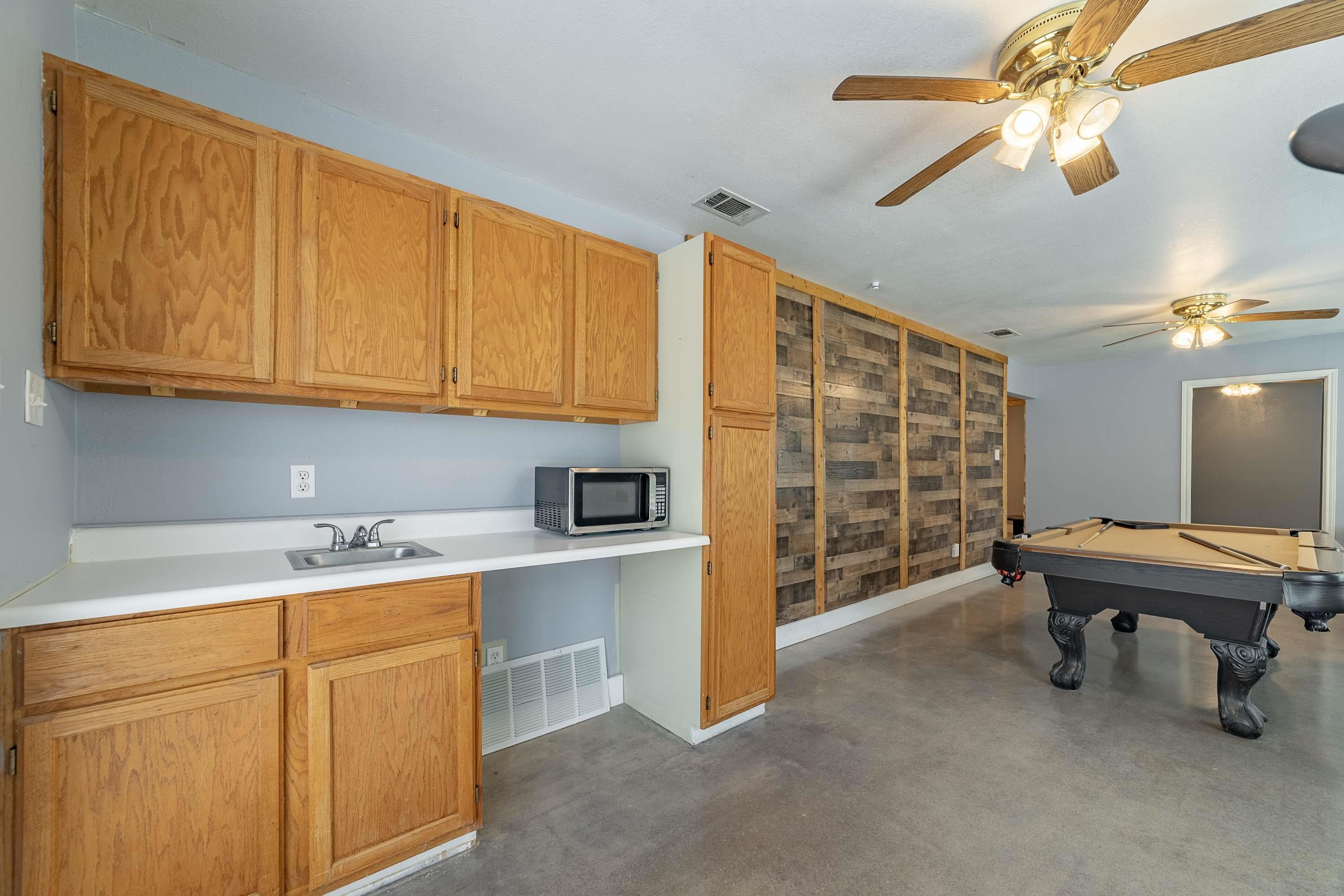1307 Hillcrest Drive