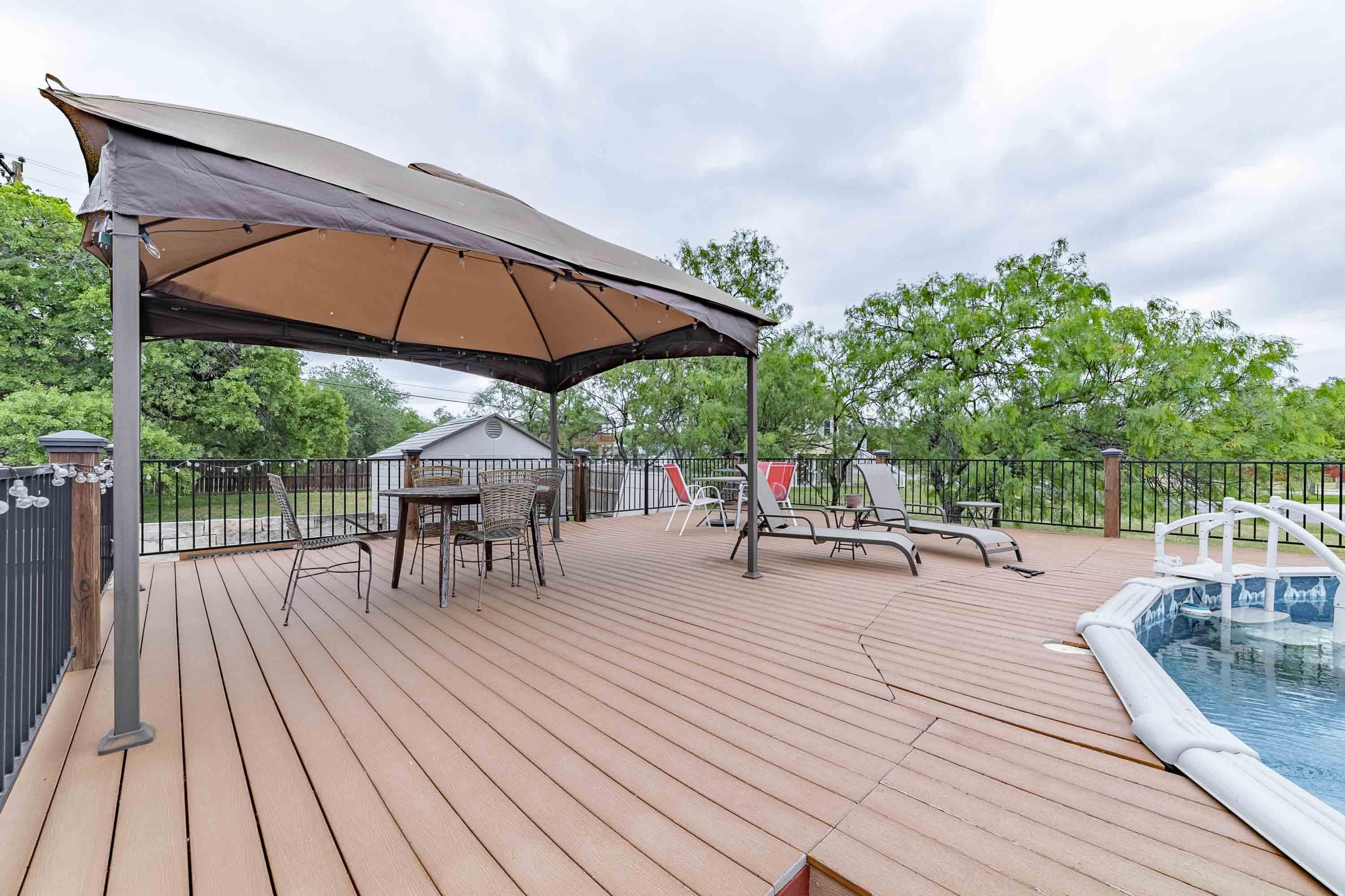 1307 Hillcrest Drive
