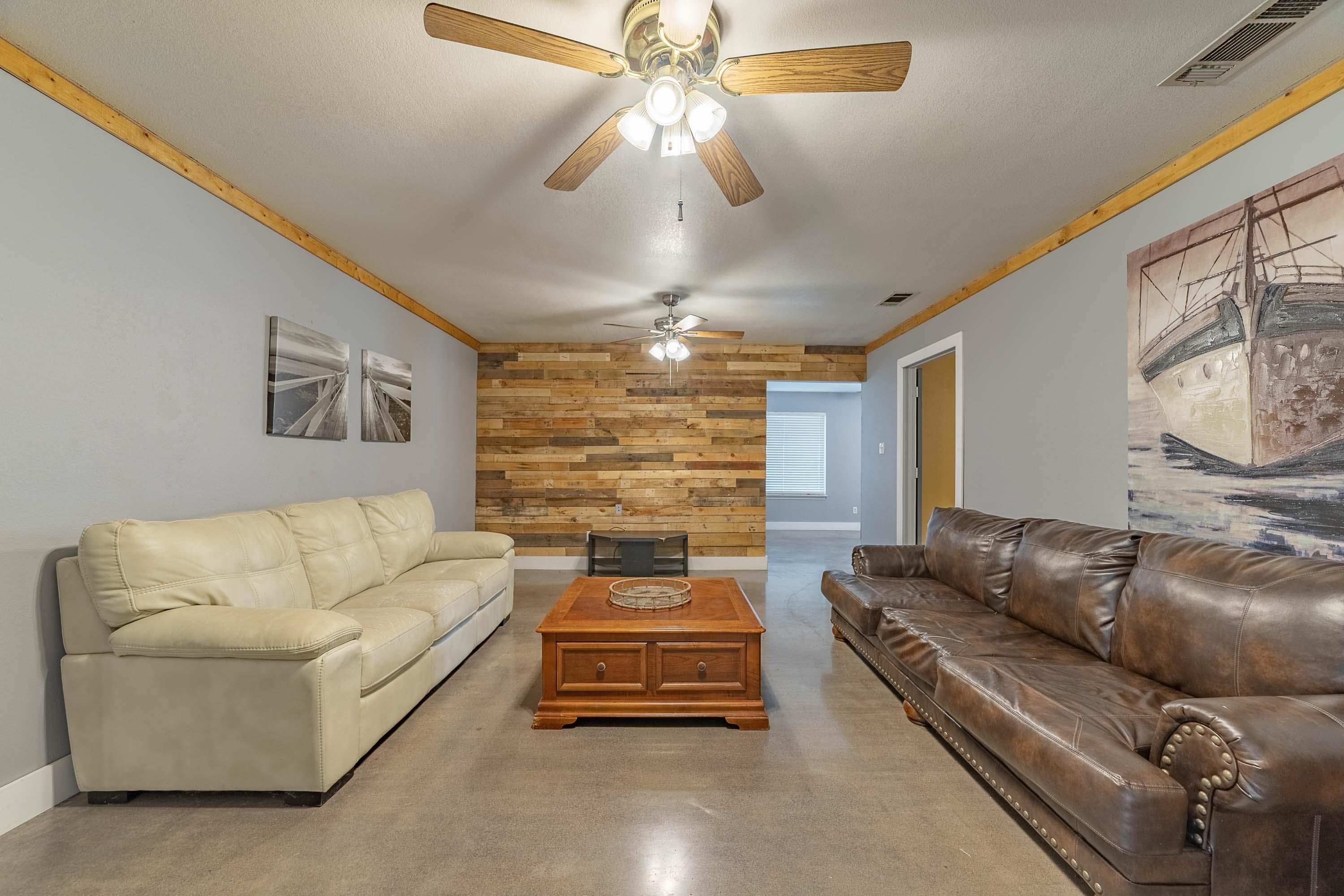 1307 Hillcrest Drive