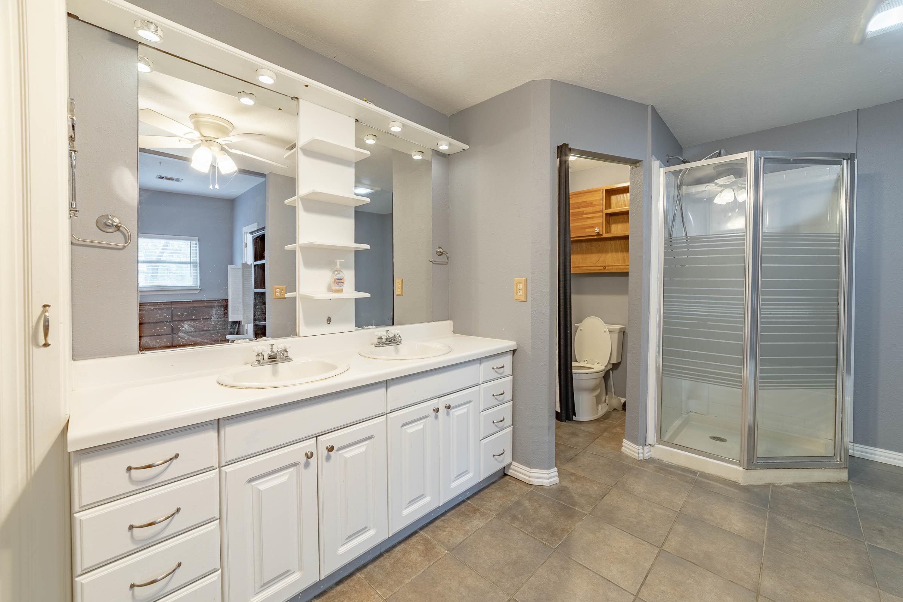 1307 Hillcrest Drive