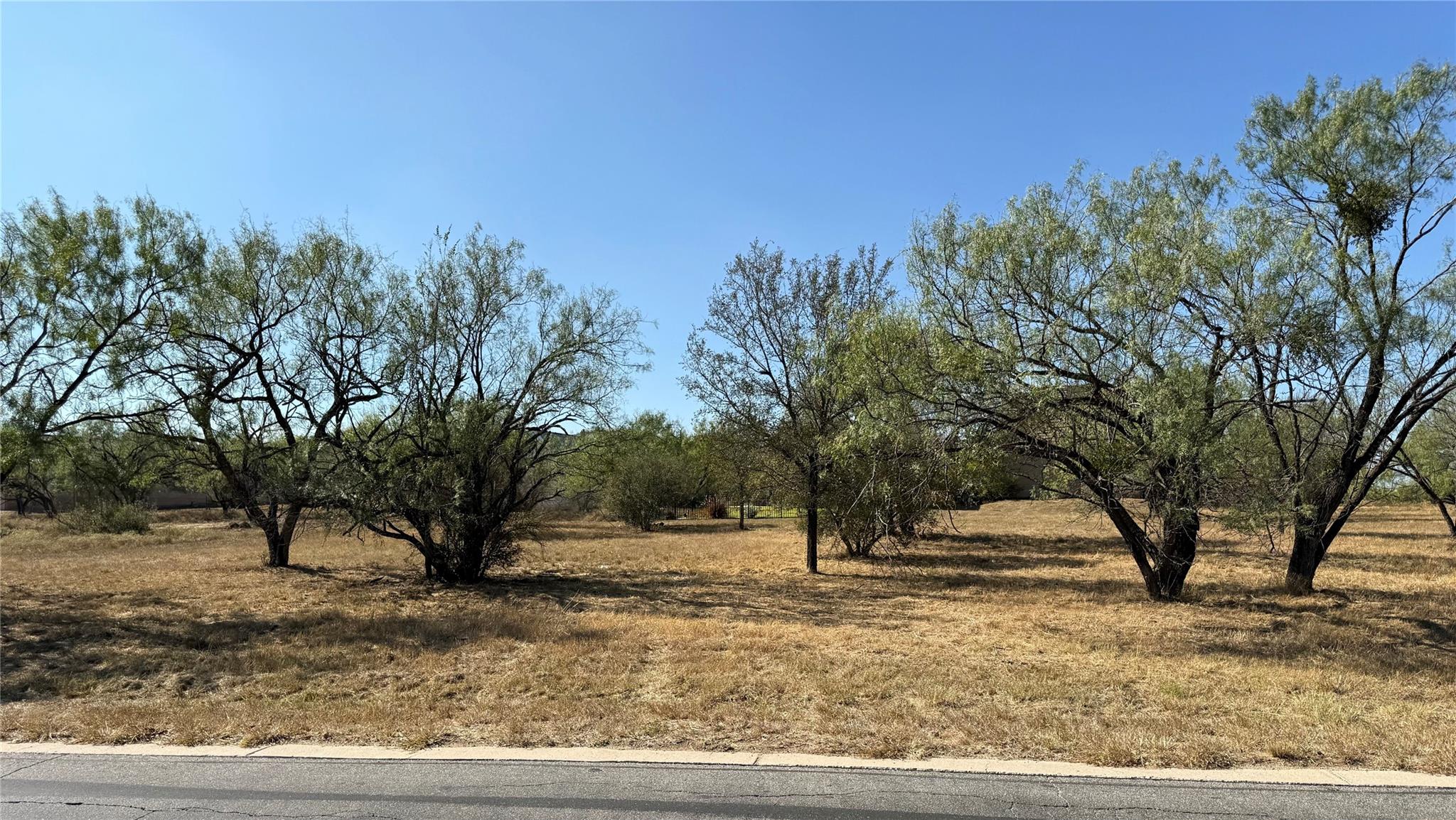 2324 Fault Line DR