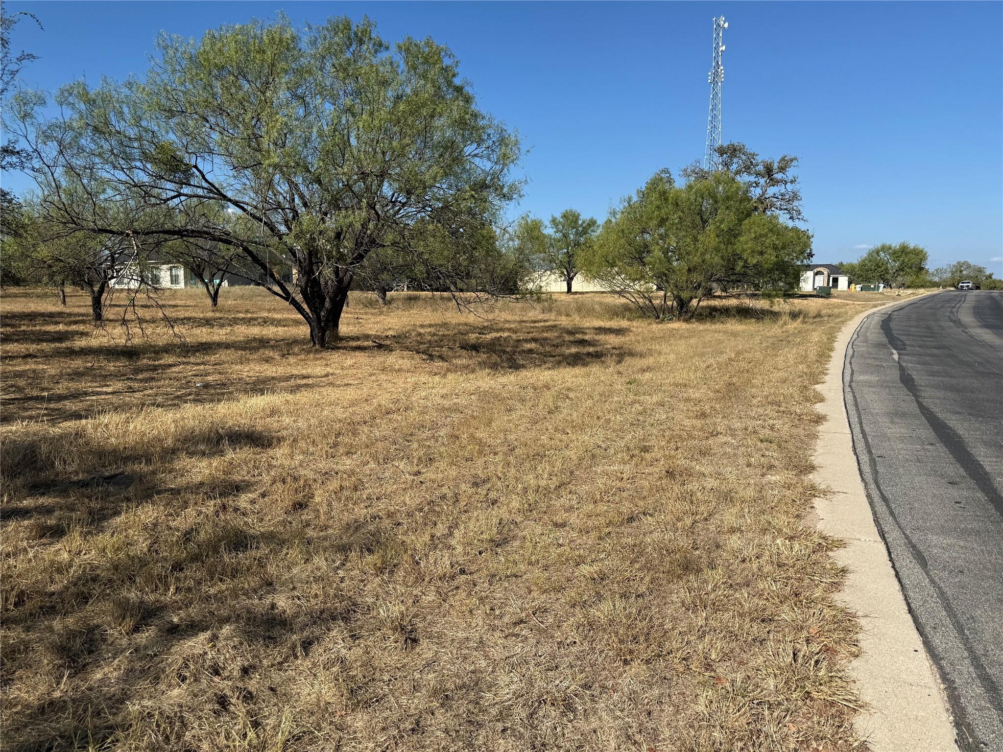 2324 Fault Line DR