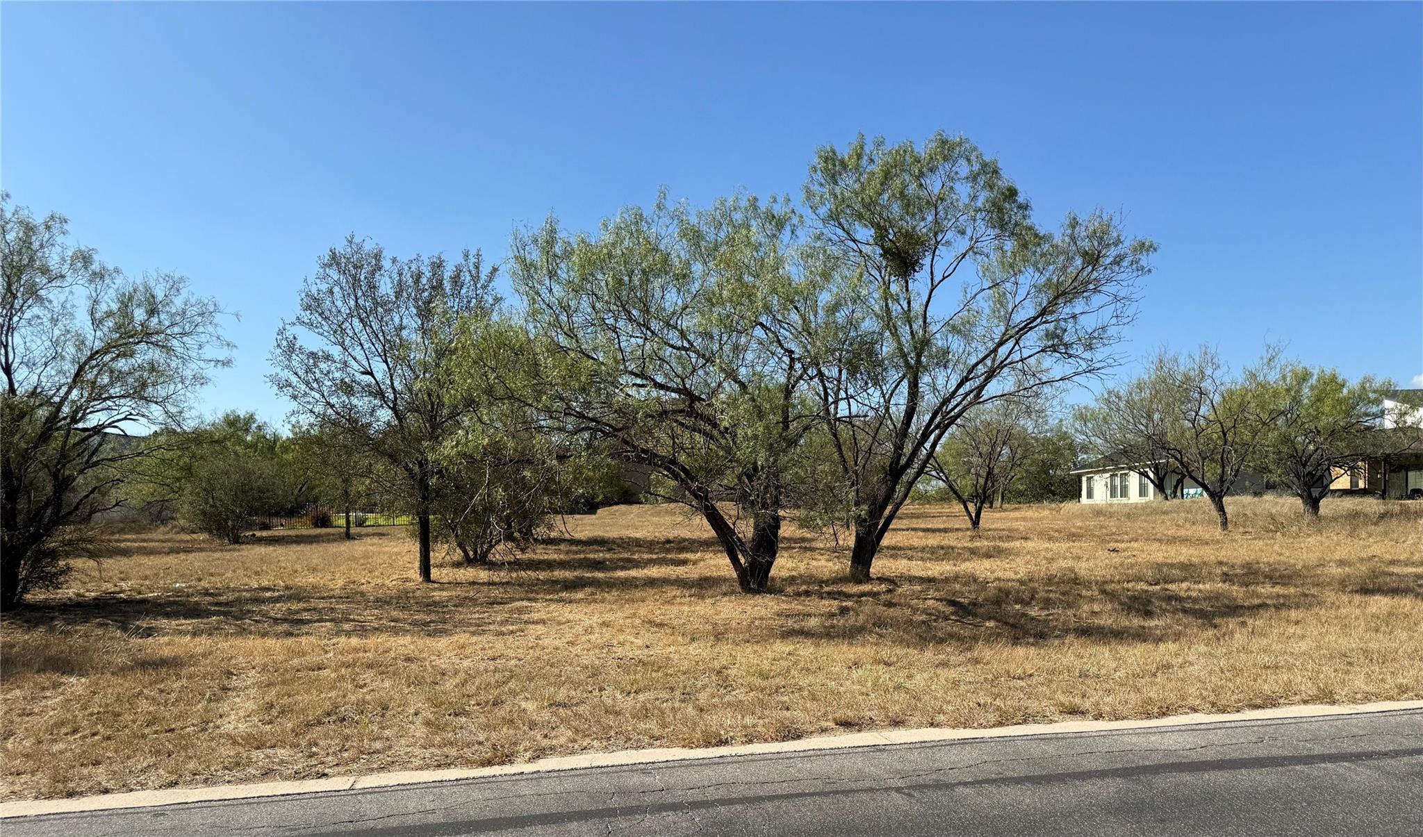 2324 Fault Line DR