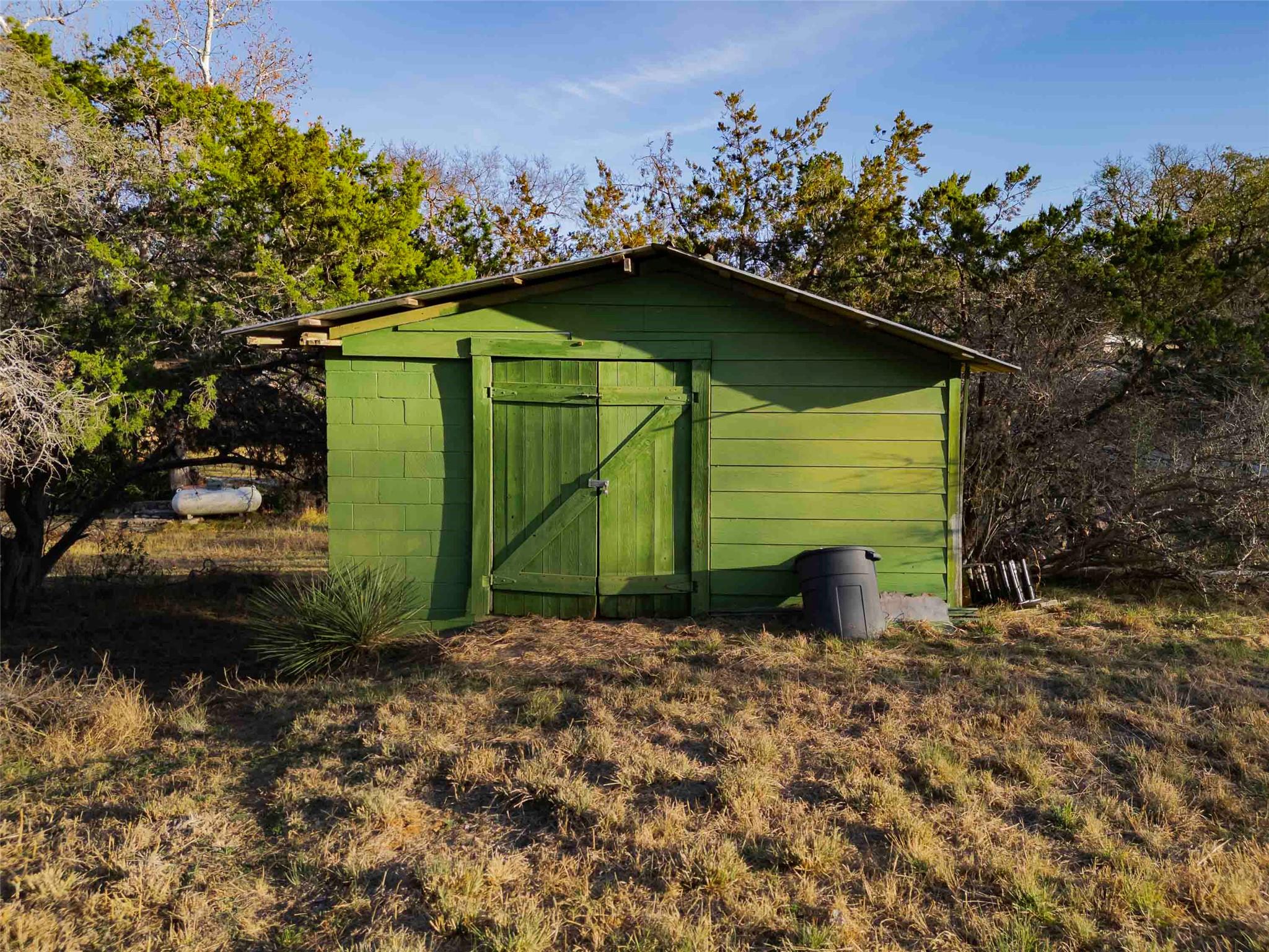 185 Roadrunner LN