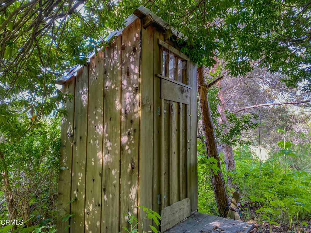 42000 Mountain View Road