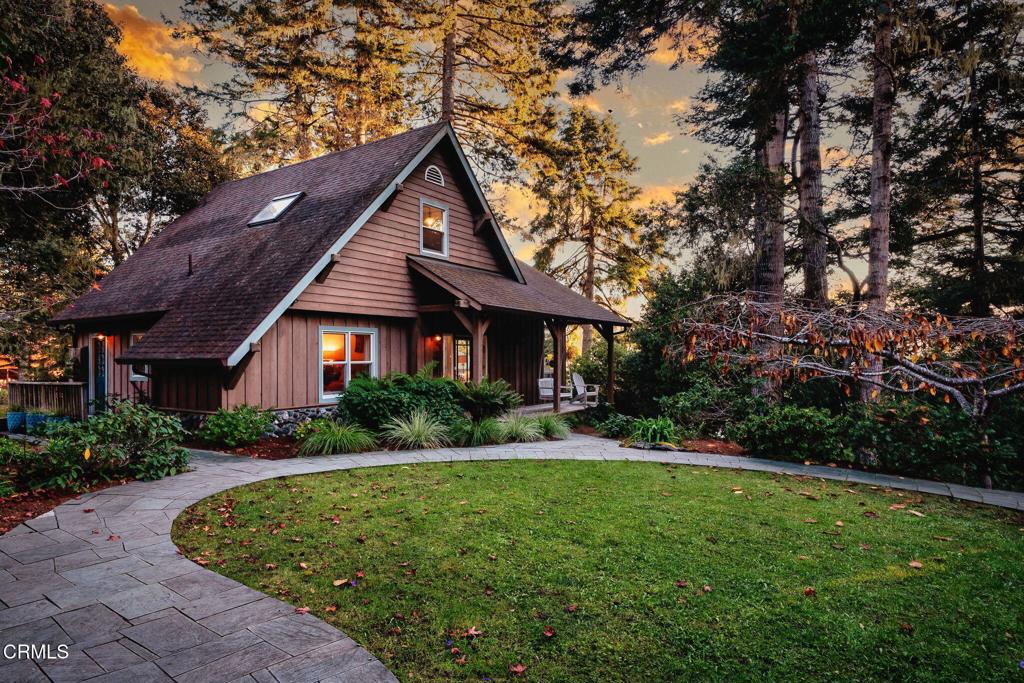 44751 Crestwood Drive