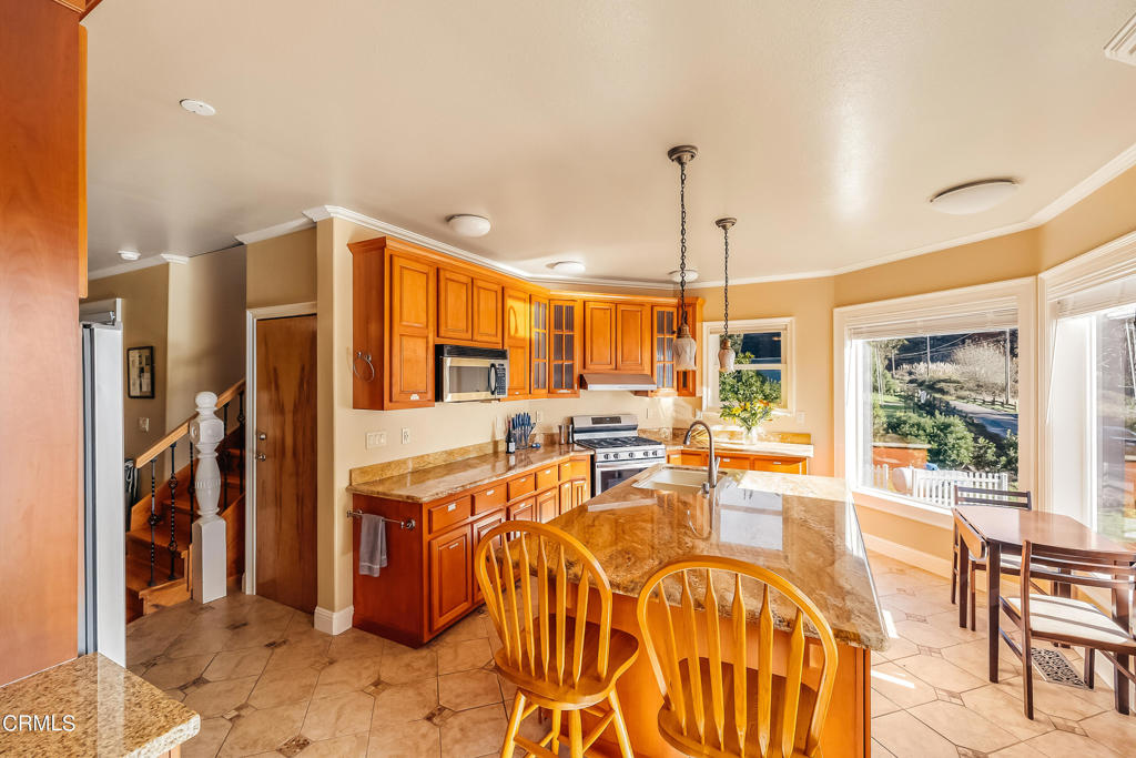 45180 Headlands Drive