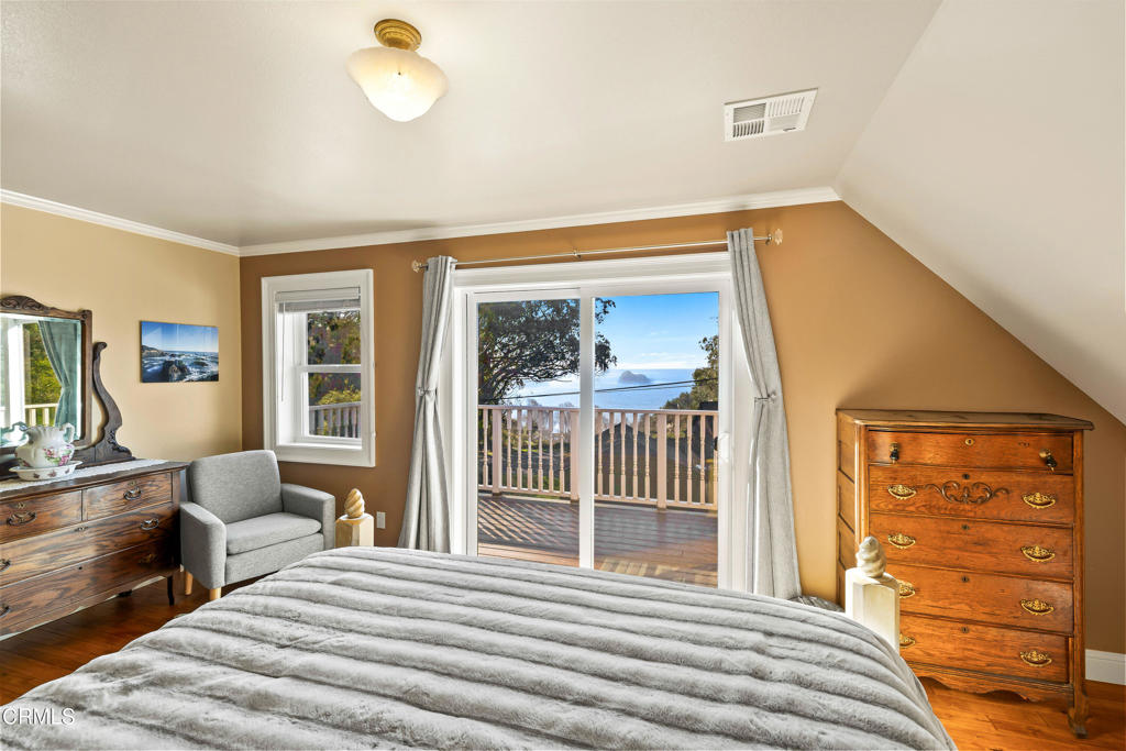 45180 Headlands Drive