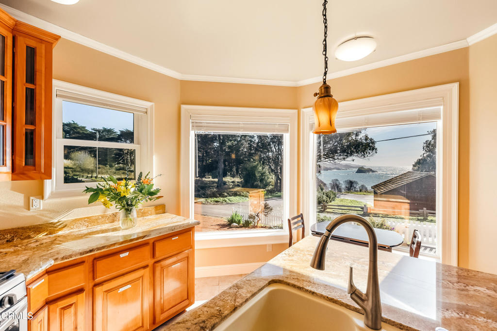 45180 Headlands Drive