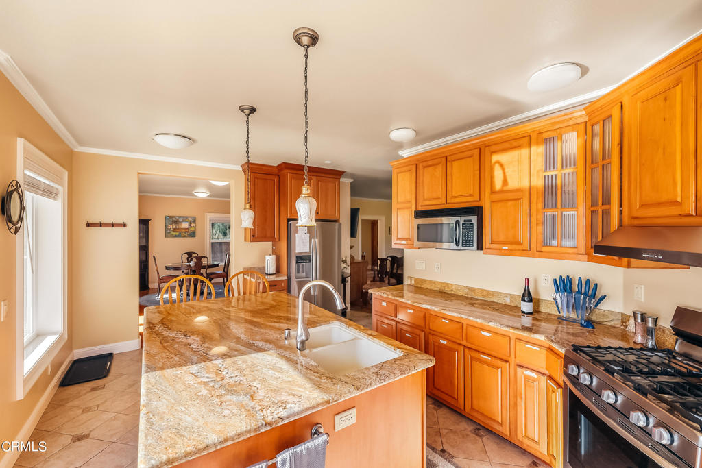 45180 Headlands Drive