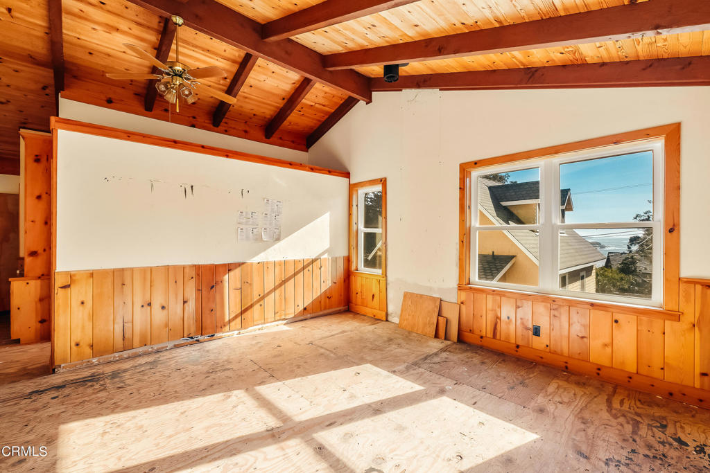 45180 Headlands Drive