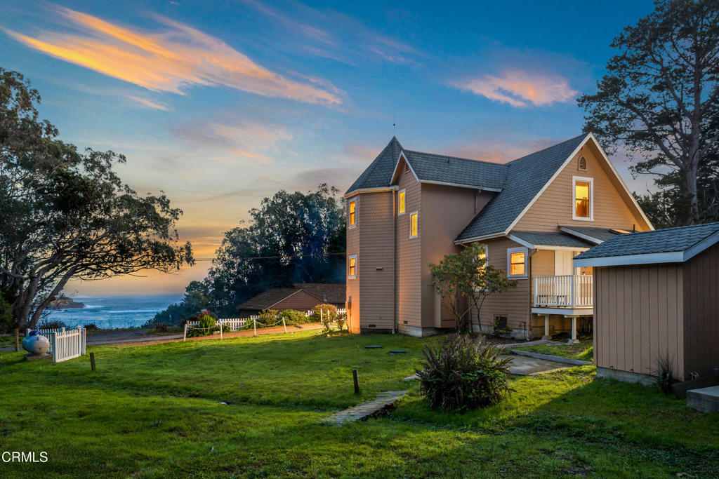 45180 Headlands Drive