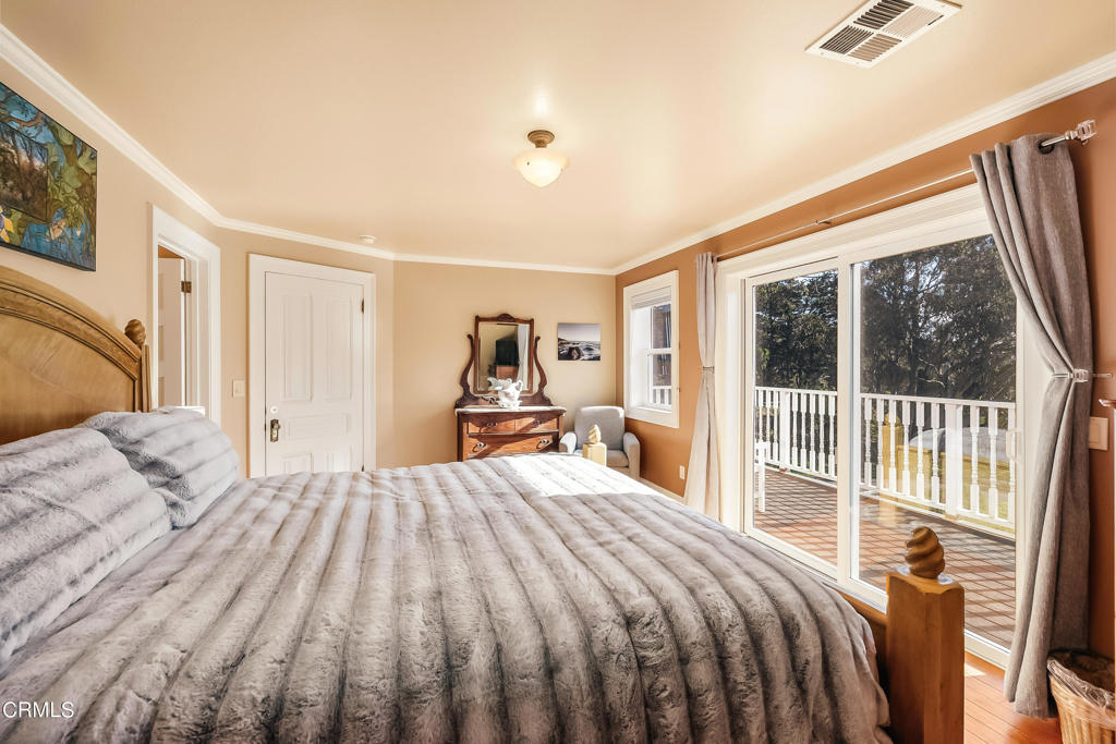 45180 Headlands Drive