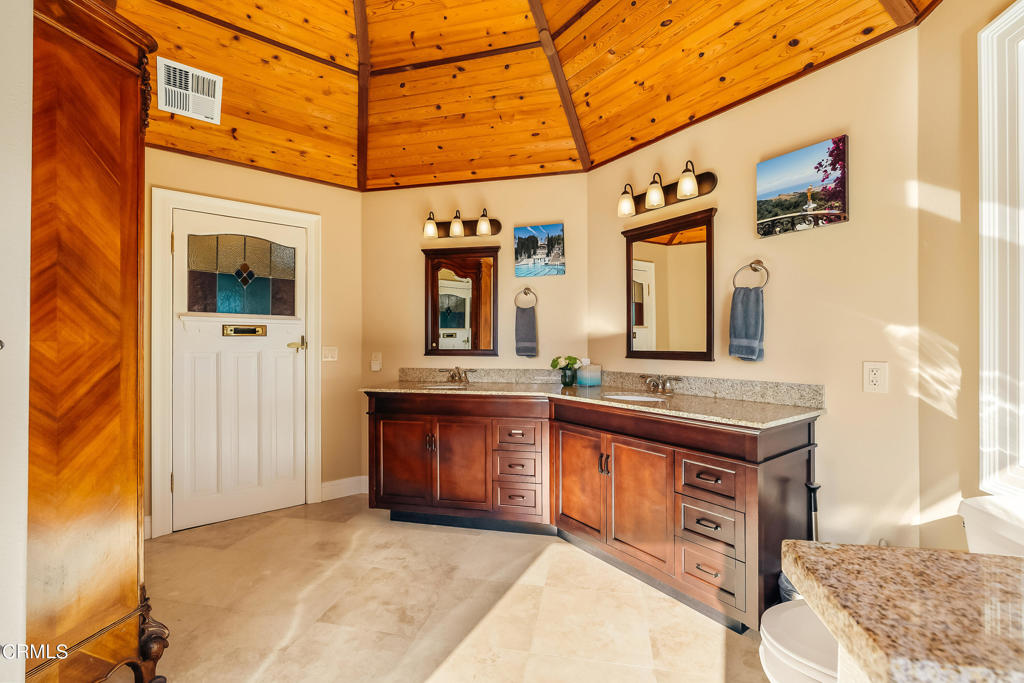 45180 Headlands Drive