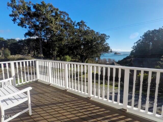 45180 Headlands Drive