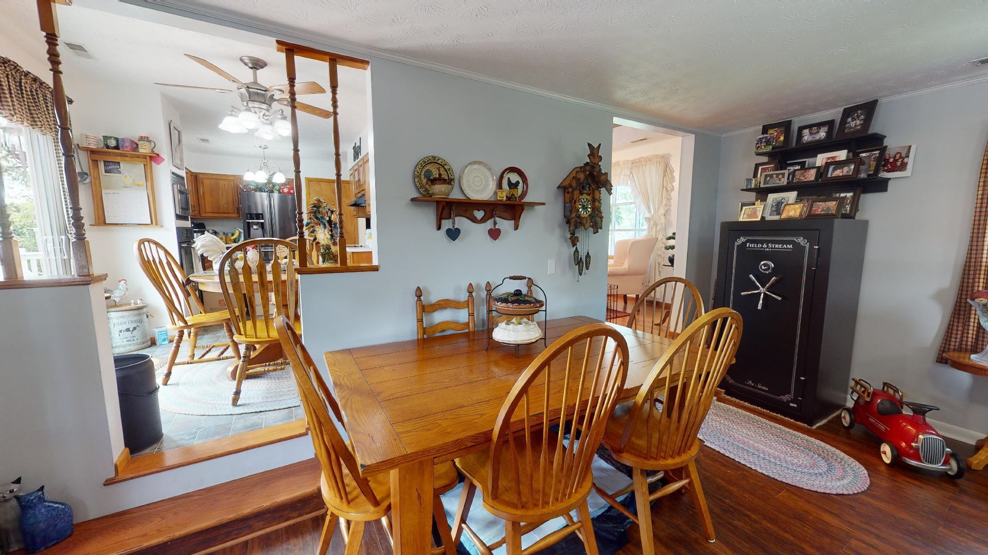2 Lakeview Drive