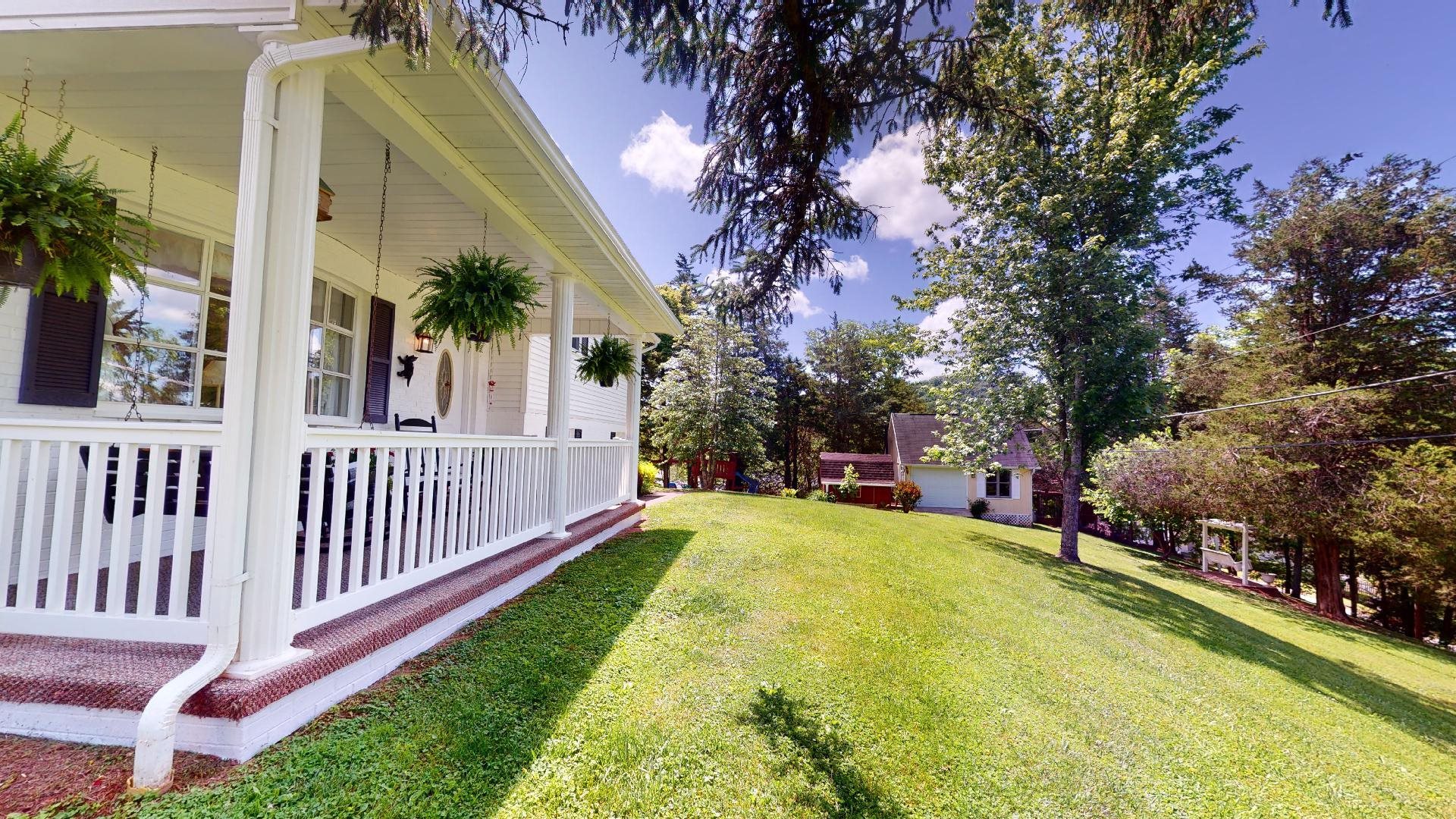 2 Lakeview Drive