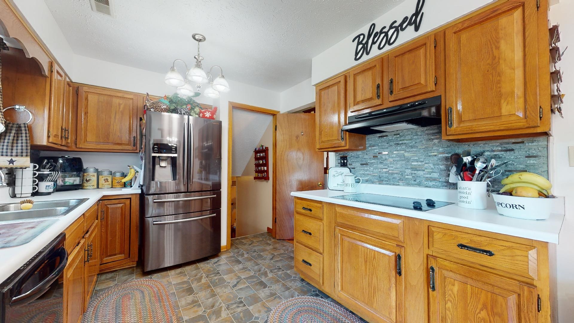 2 Lakeview Drive