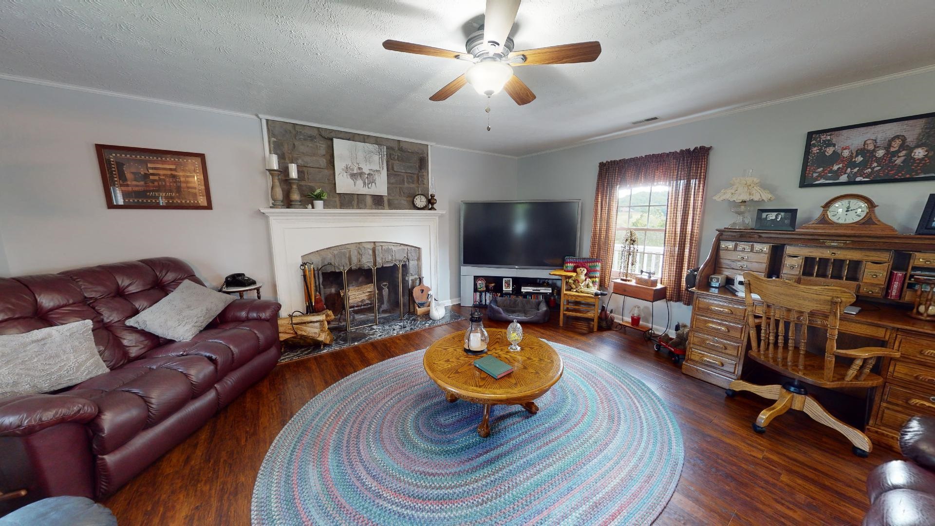 2 Lakeview Drive