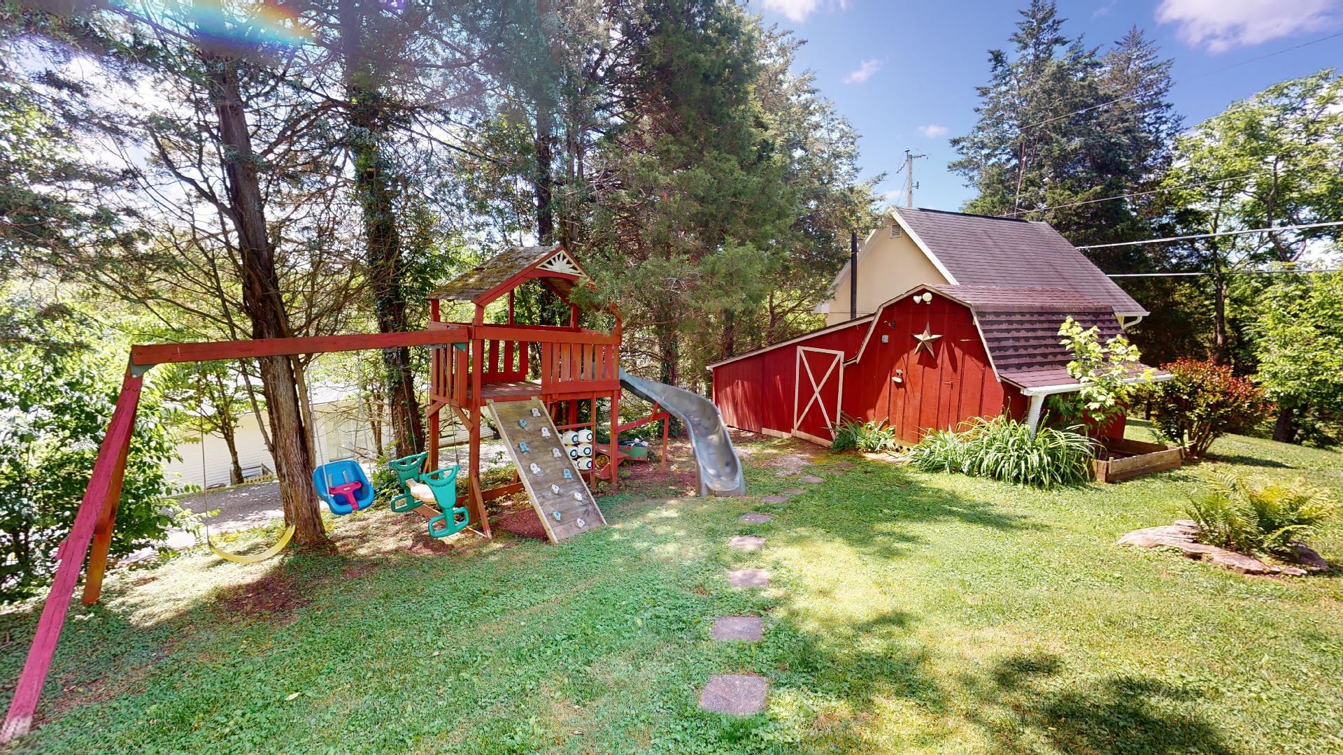 2 Lakeview Drive