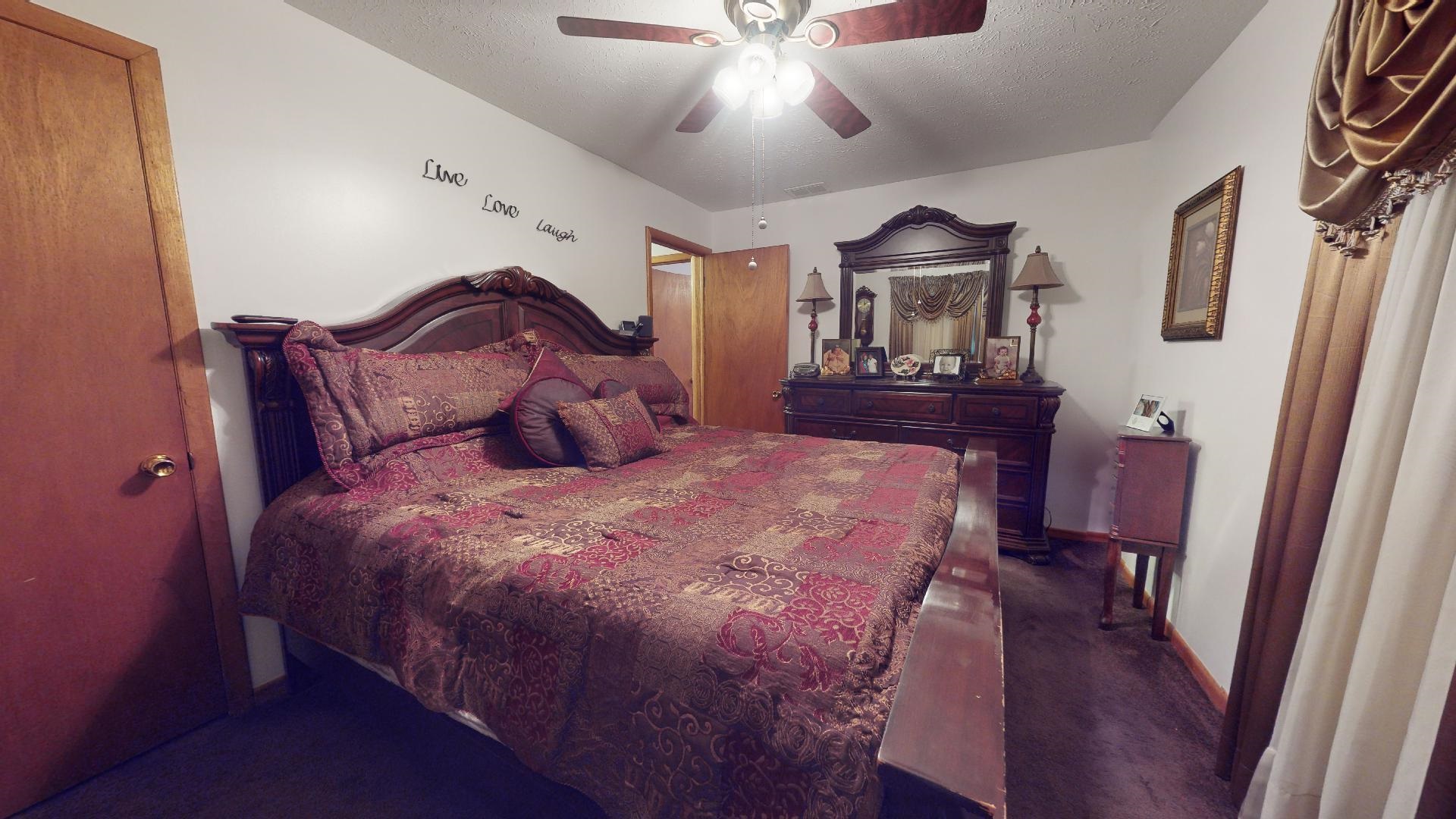 2 Lakeview Drive