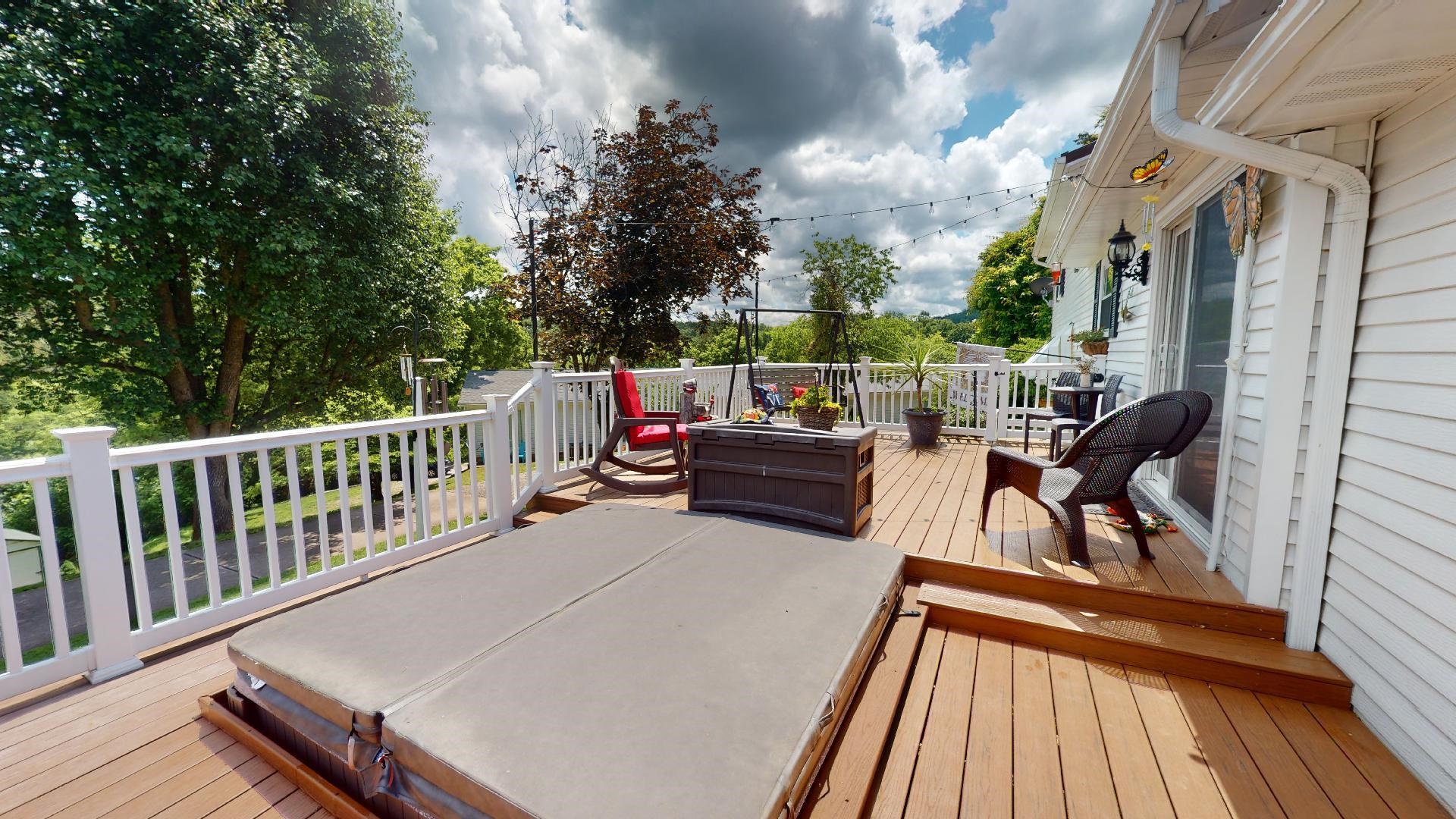 2 Lakeview Drive