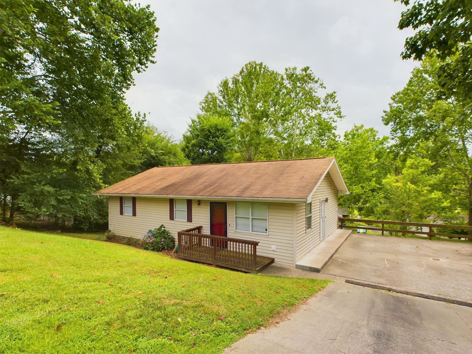614 Hollow Road