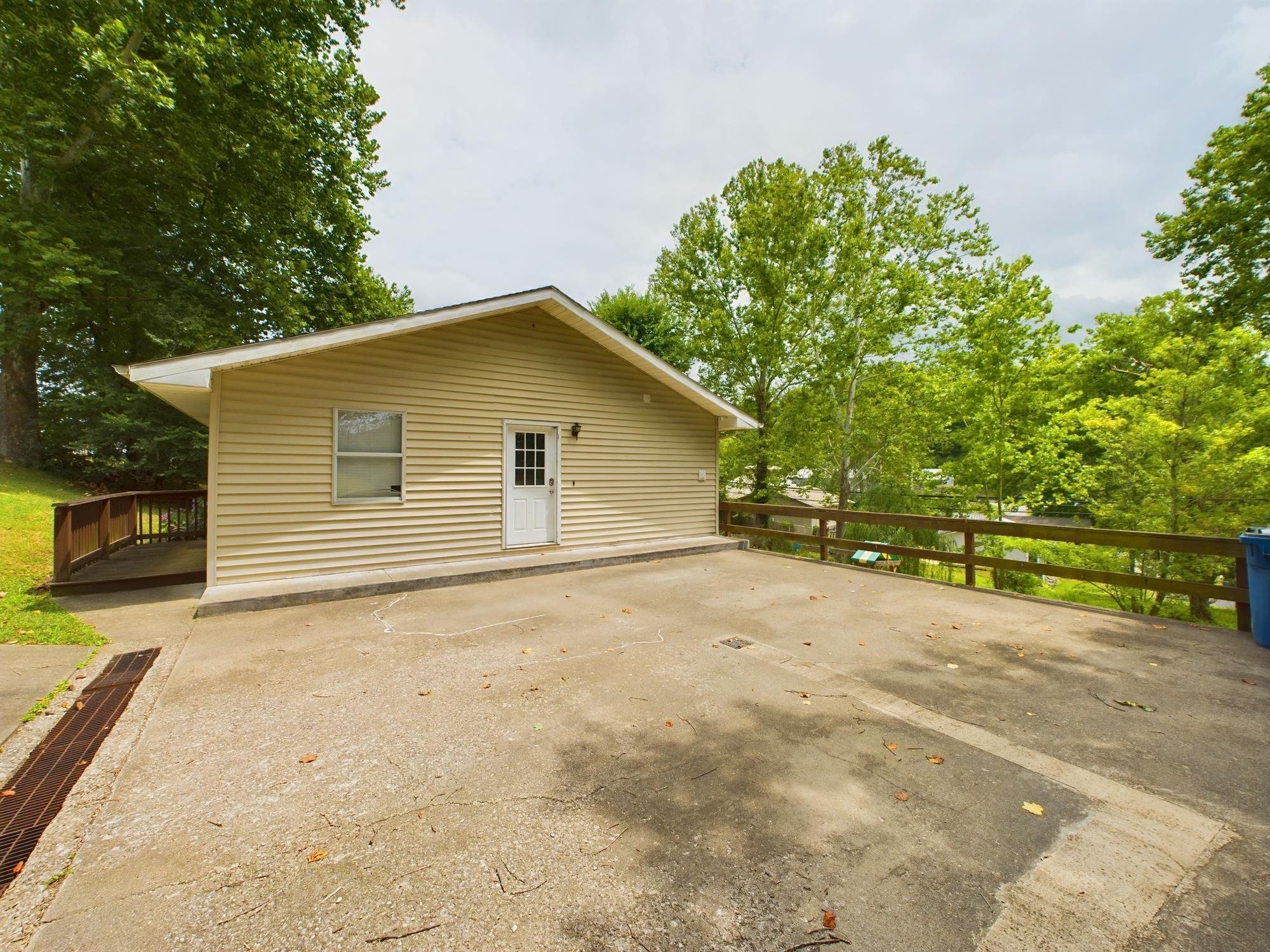 614 Hollow Road