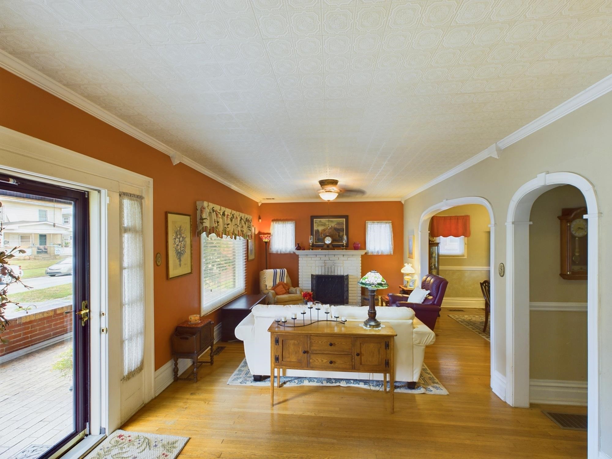 715 4th street west