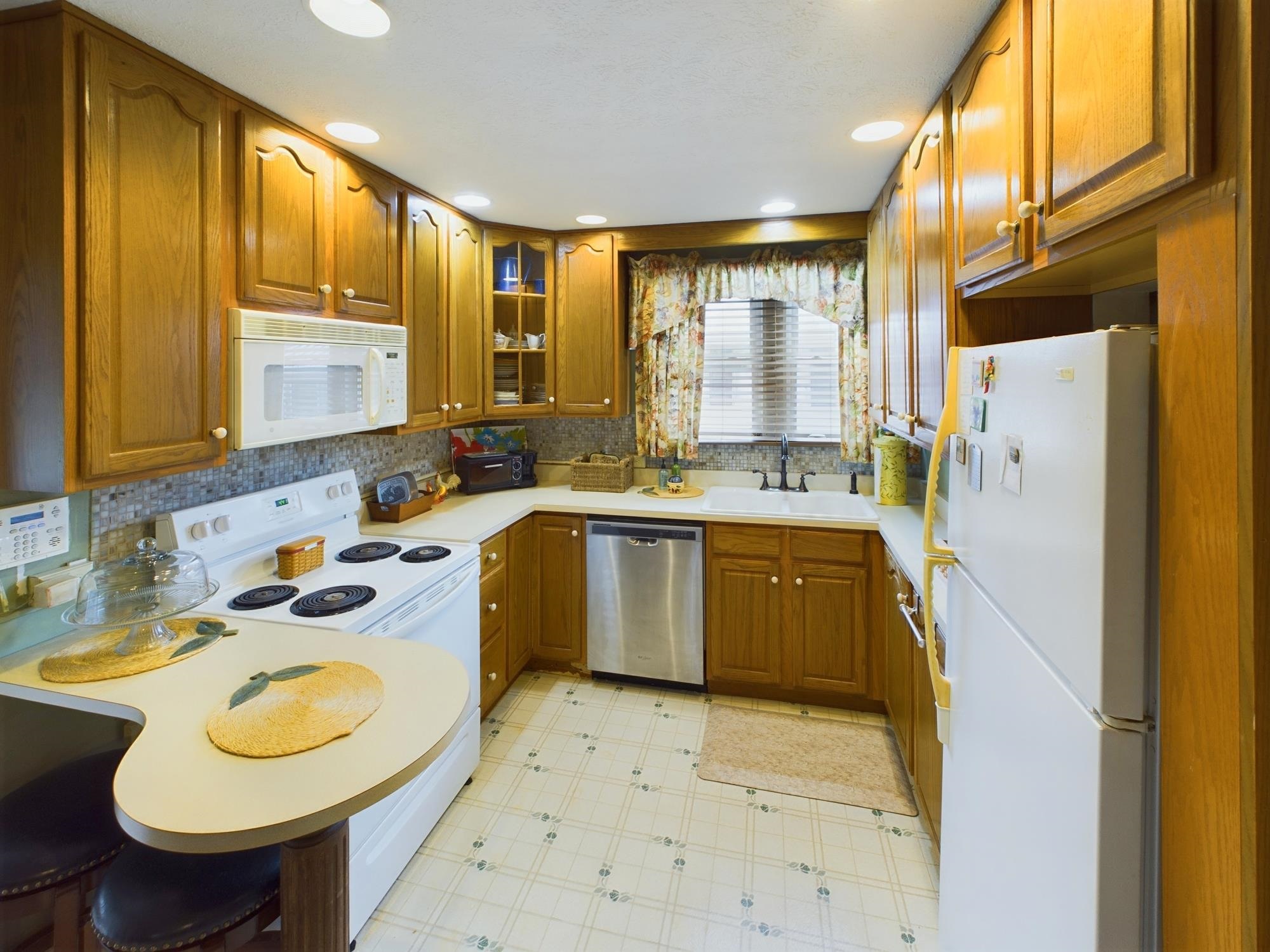 715 4th street west