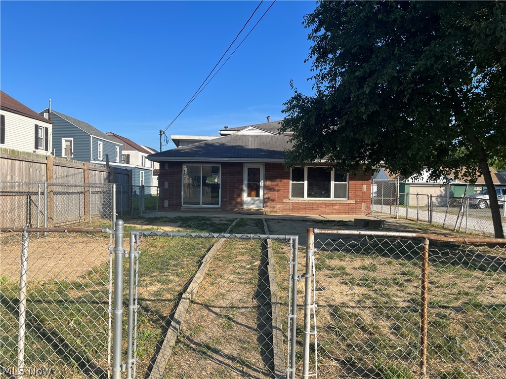 905 Elder Street