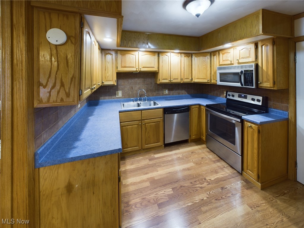 2218 Lindy Circle