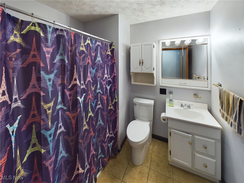 2218 Lindy Circle