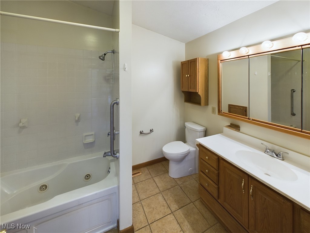 2218 Lindy Circle