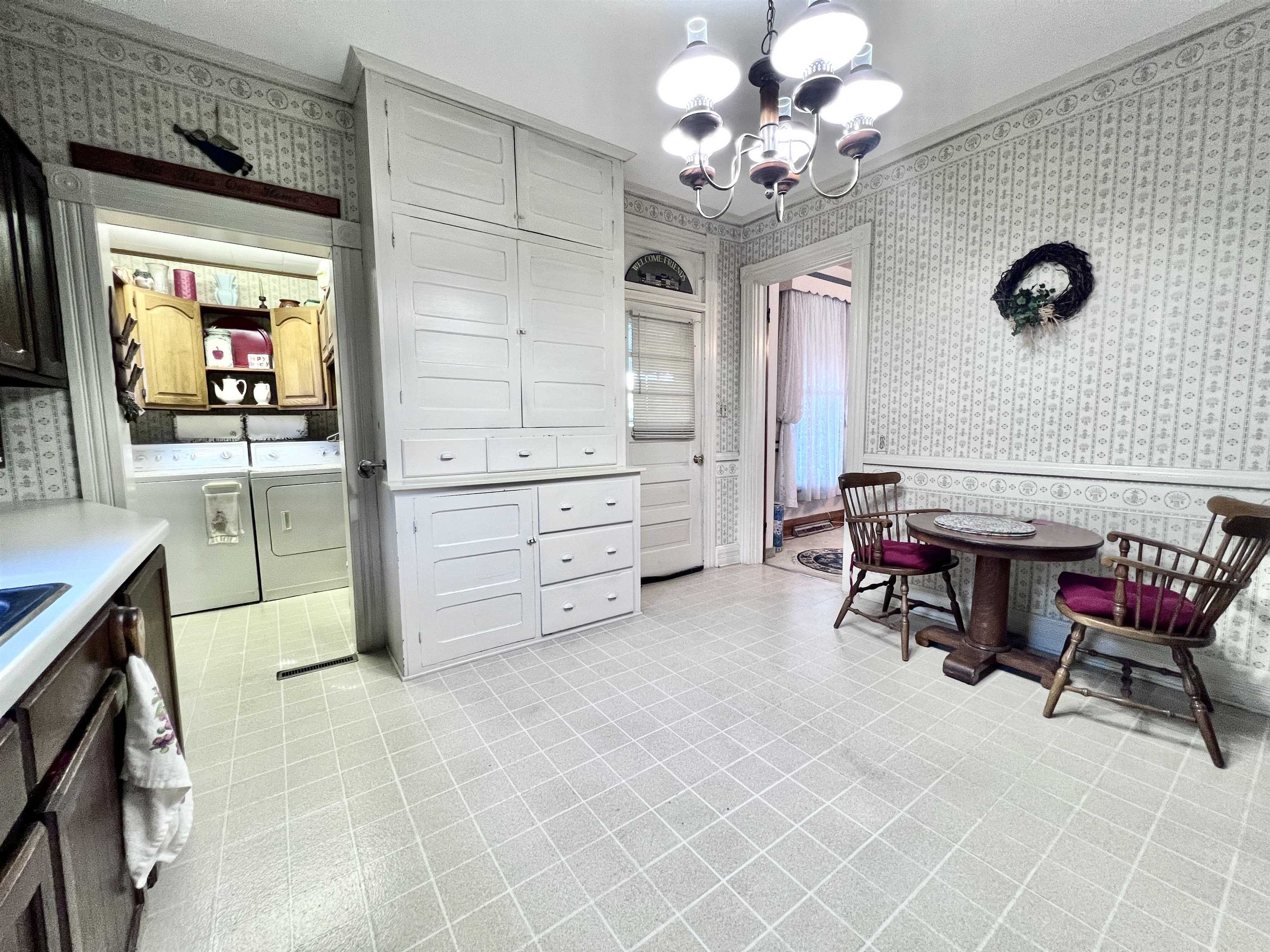 1215 S 6th Street