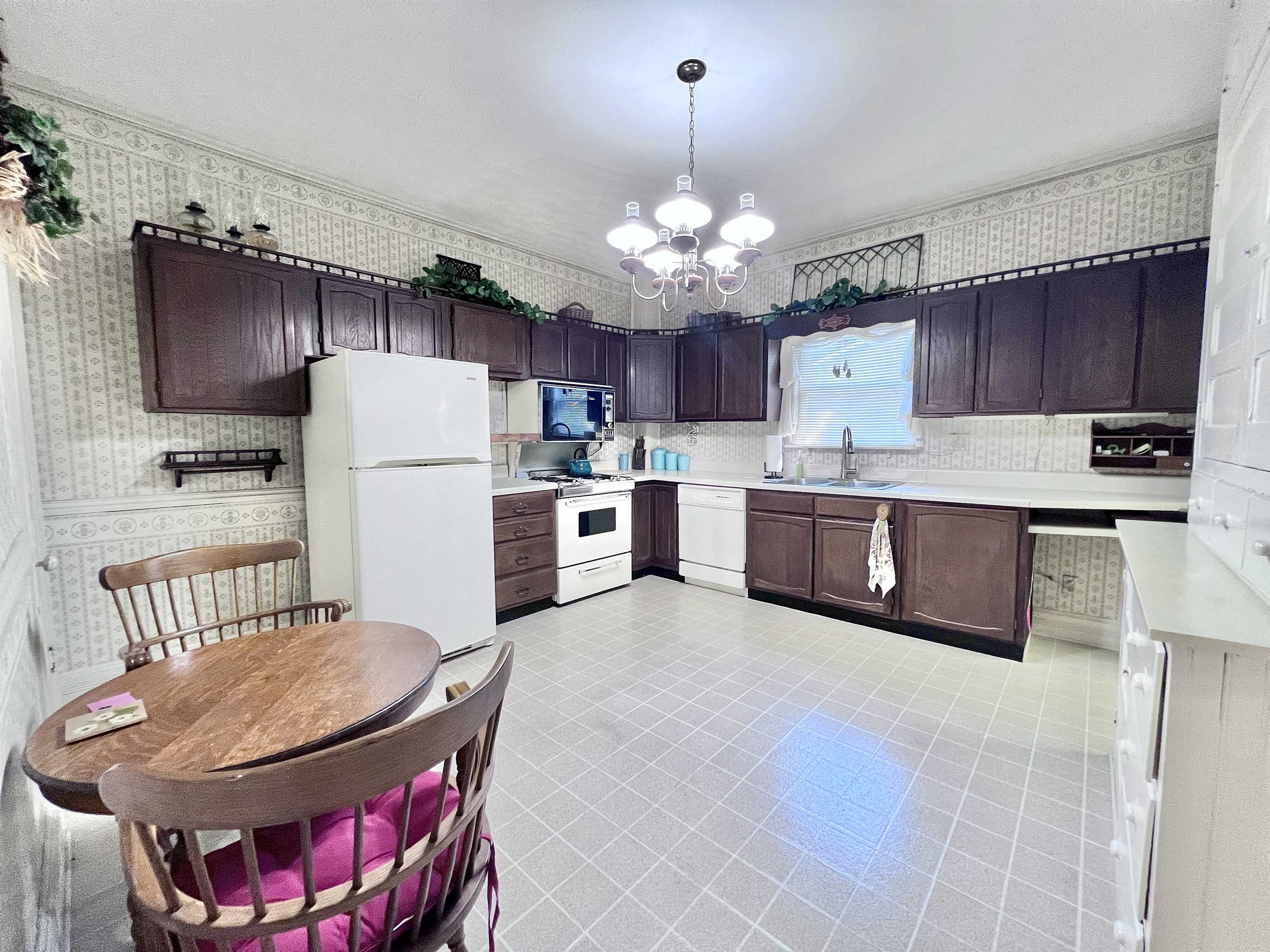 1215 S 6th Street