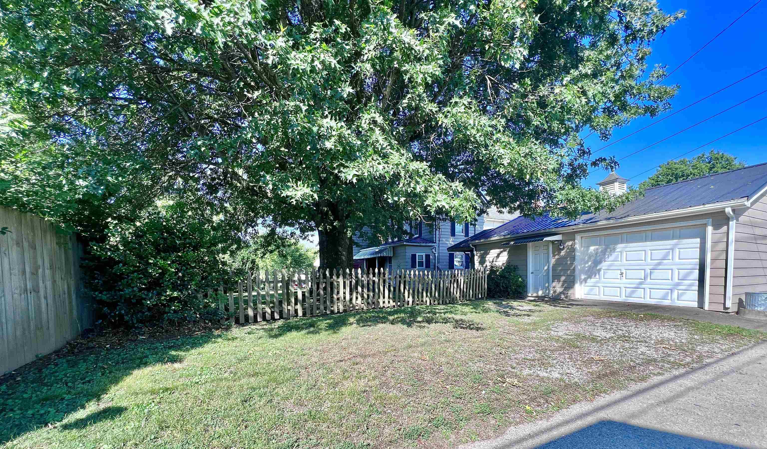 1215 S 6th Street
