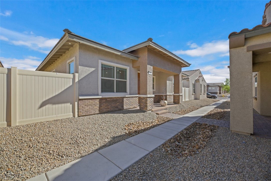 747 Armstrong Hills Street