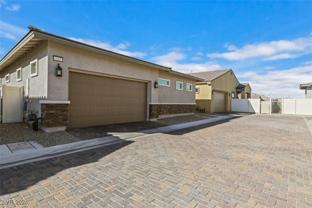 747 Armstrong Hills Street