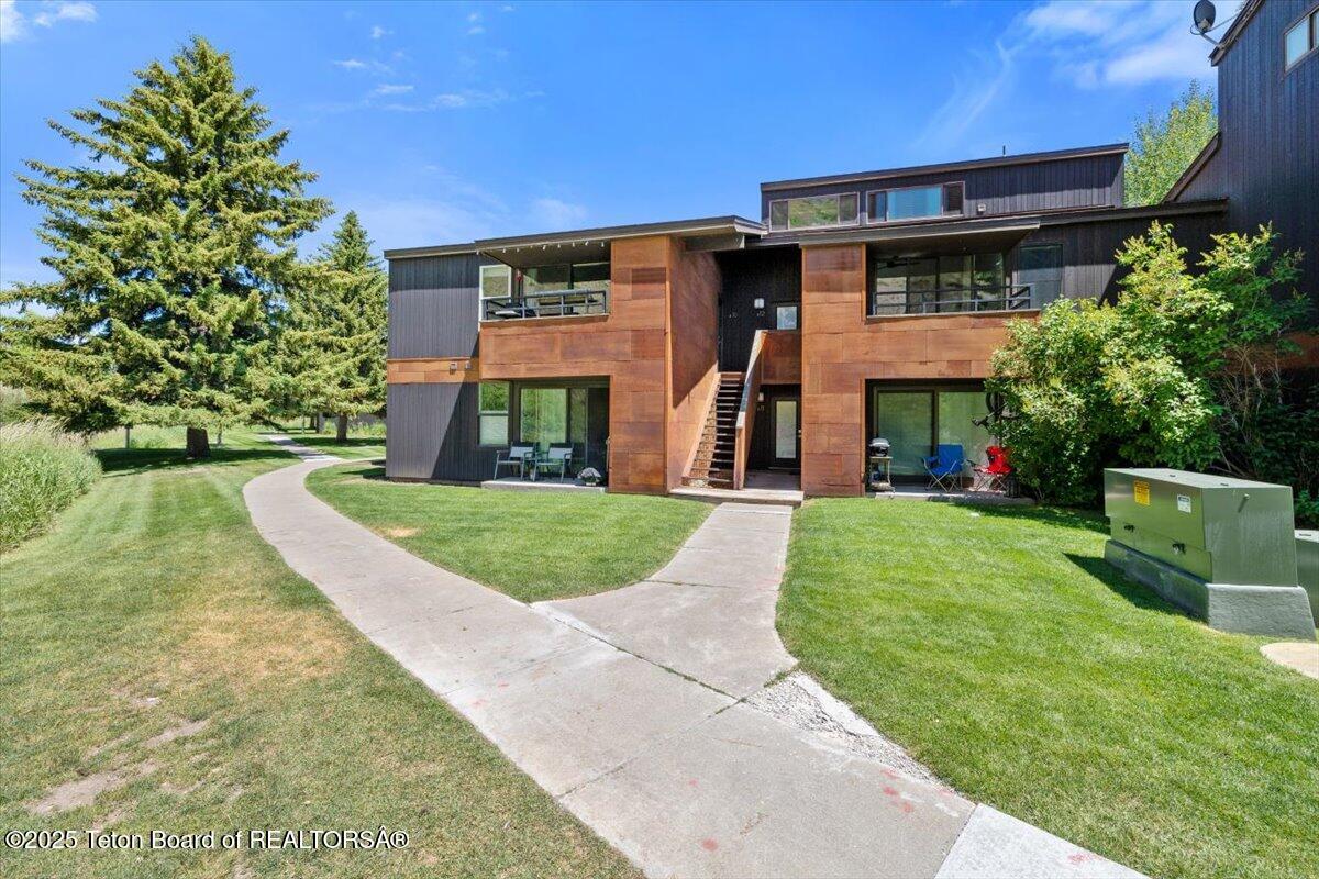 355 W DELONEY, A-10