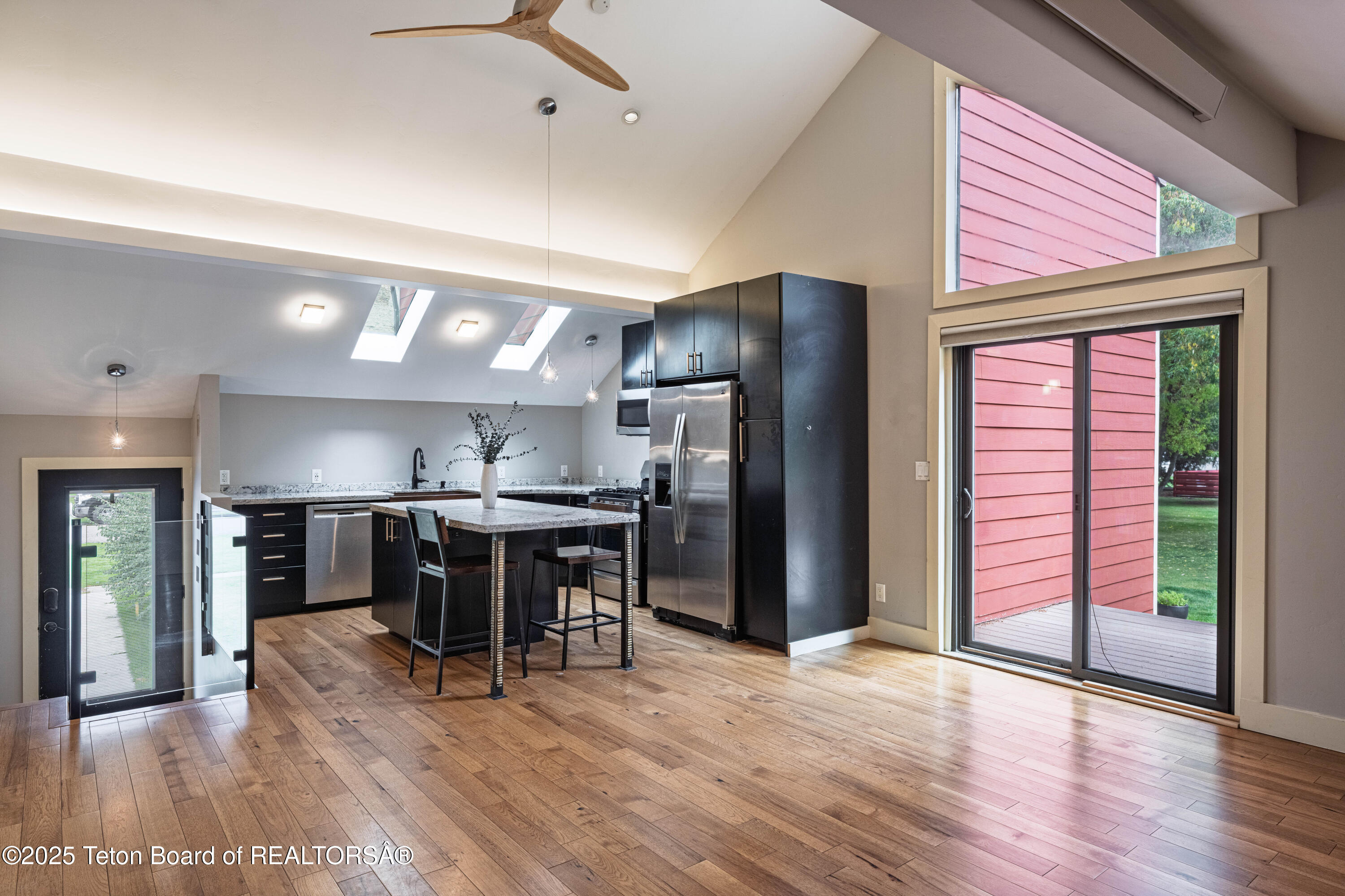 1040 SMITH Lane, 46