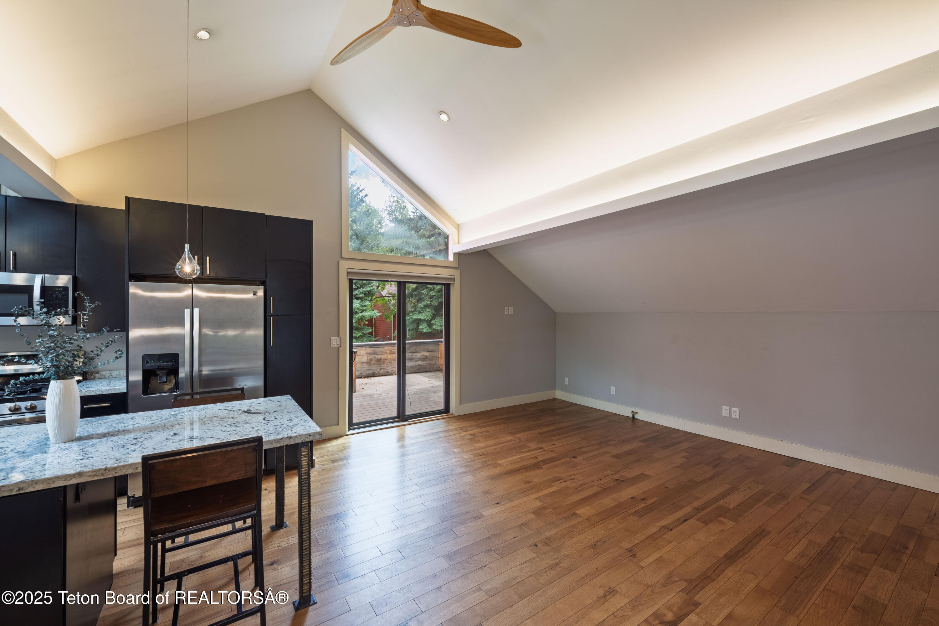 1040 SMITH Lane, 46