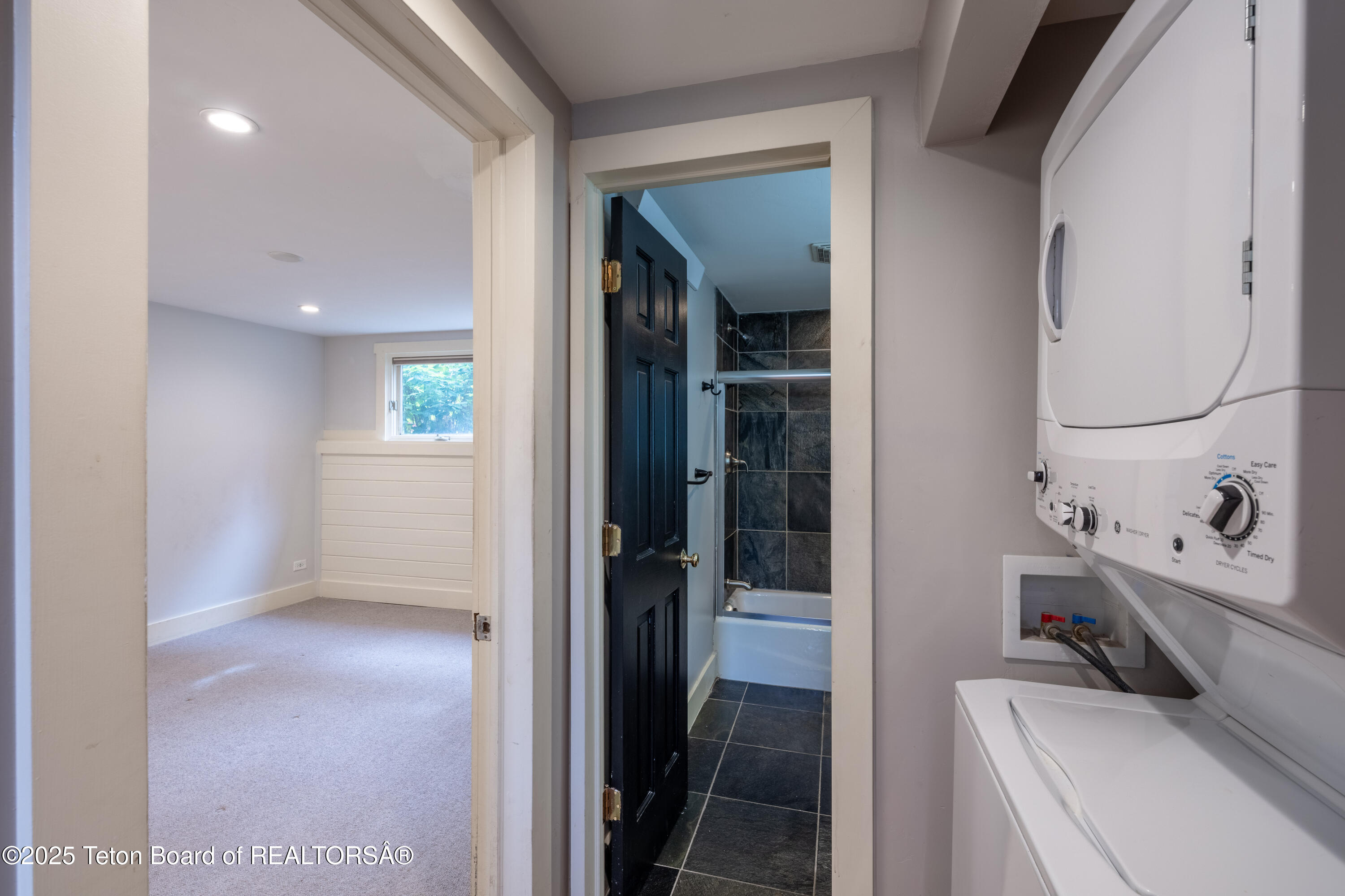 1040 SMITH Lane, 46