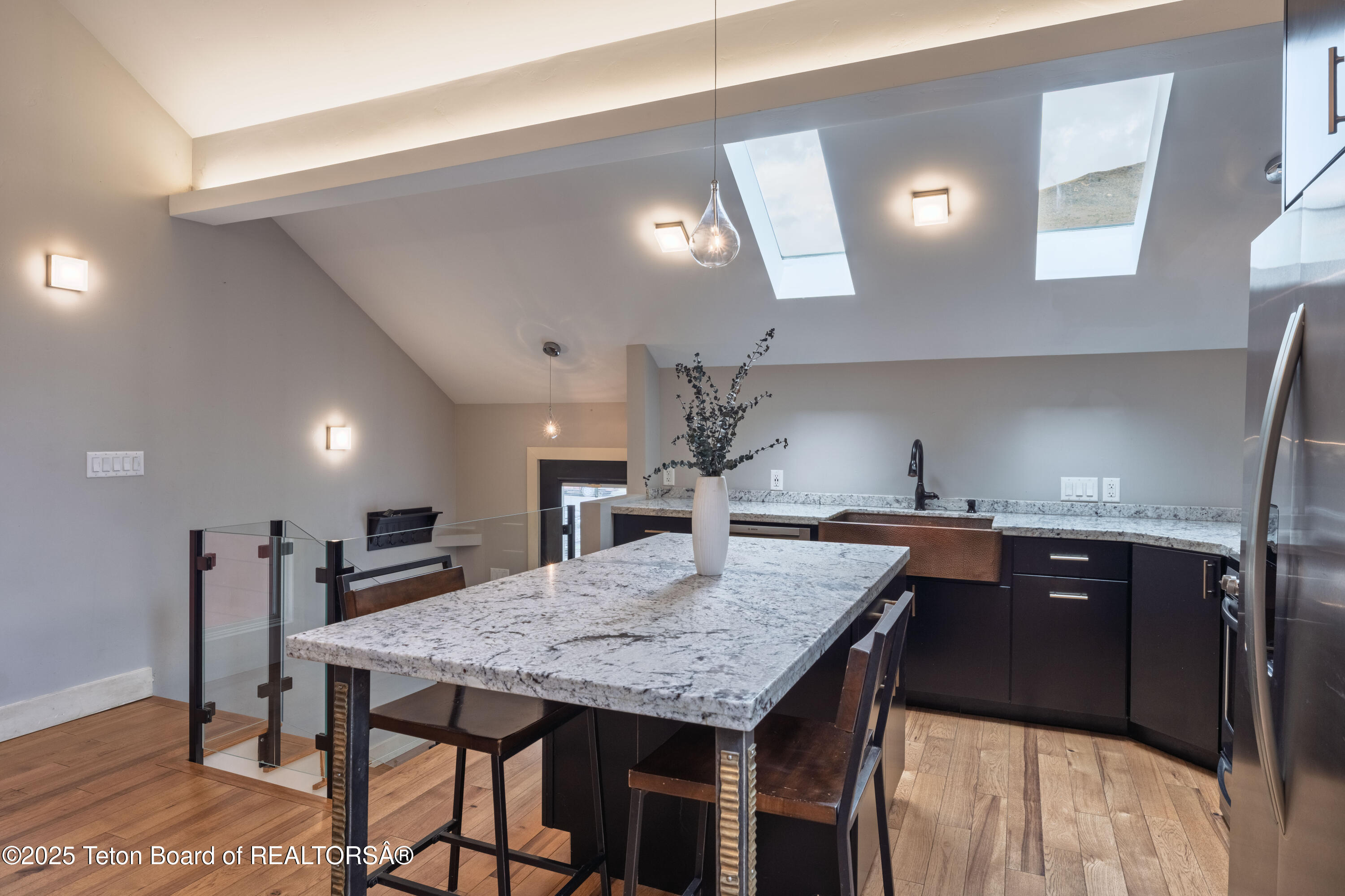 1040 SMITH Lane, 46