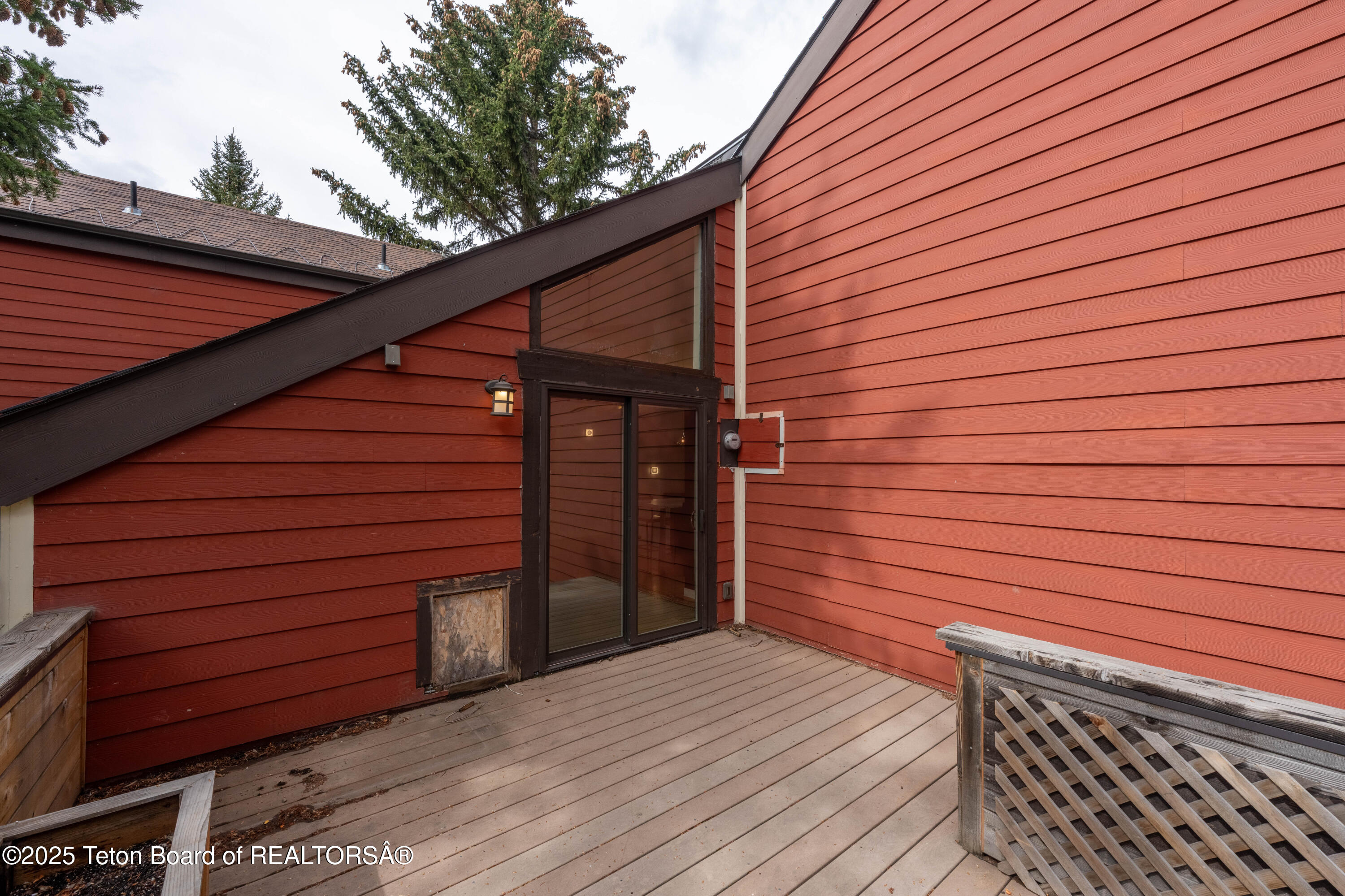 1040 SMITH Lane, 46